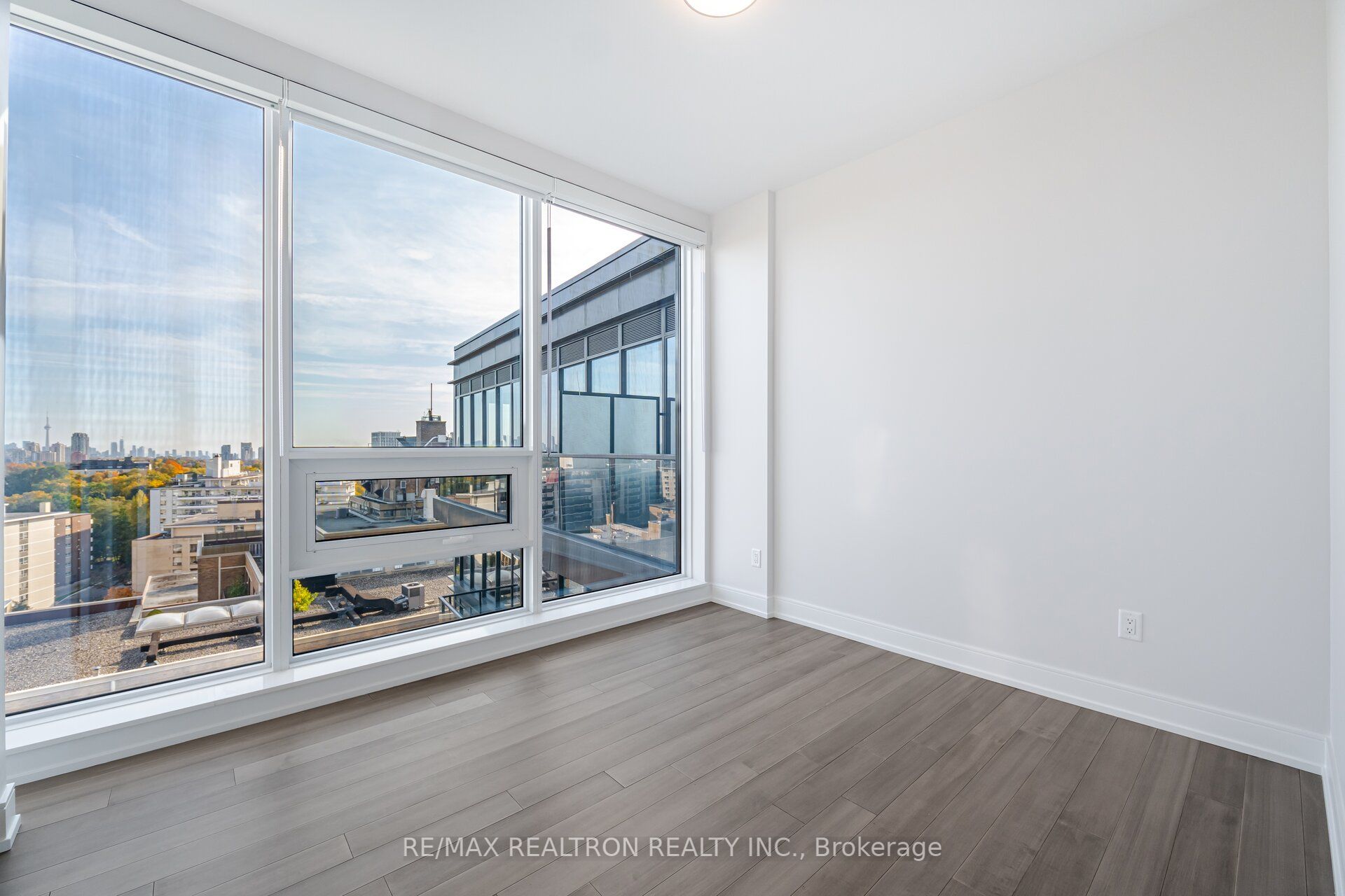 #1111 - 2525 Bathurst Street Property Photo 8