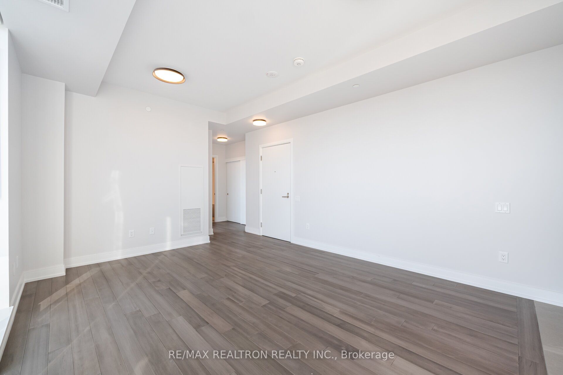#1111 - 2525 Bathurst Street Property Photo 9