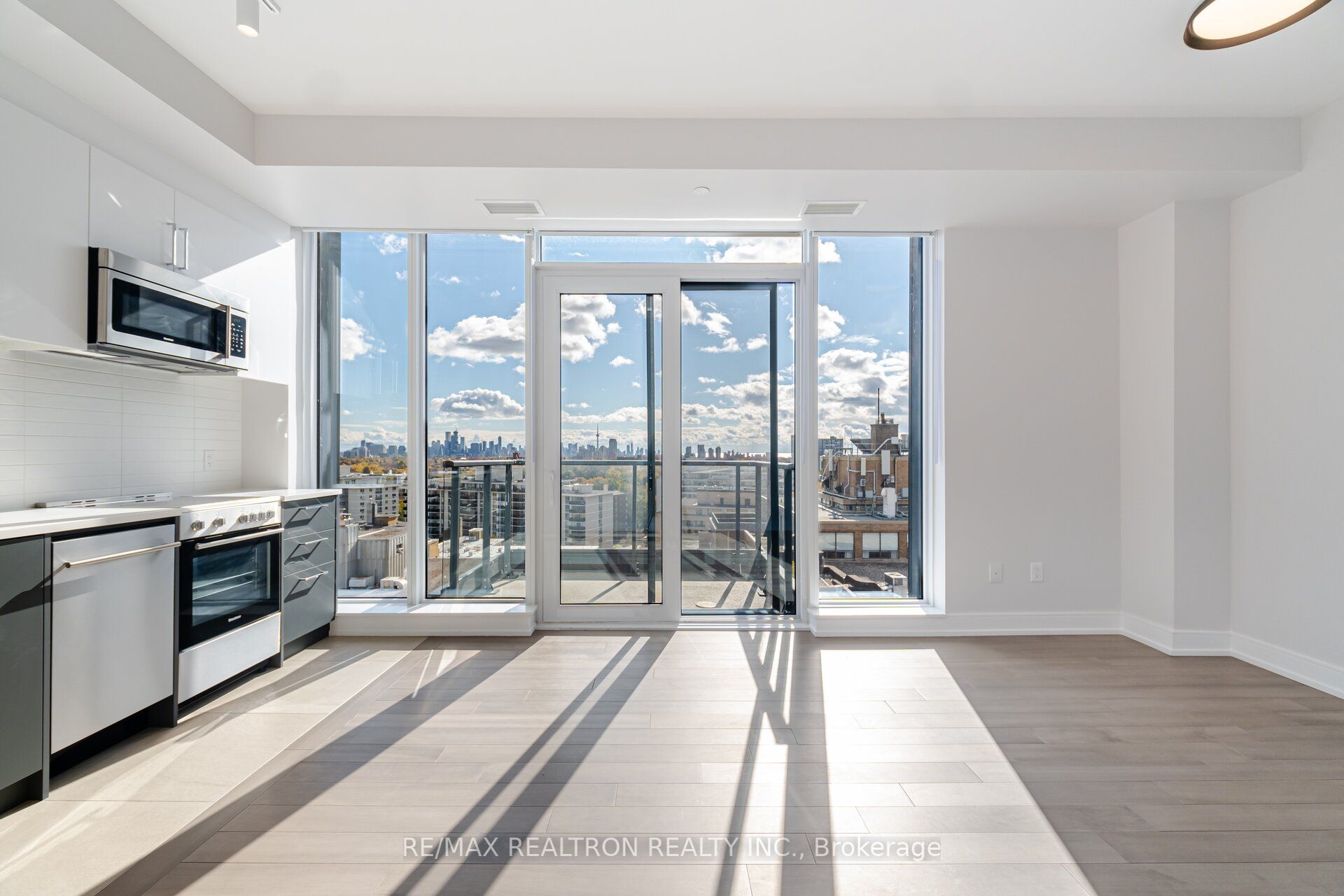 #1111 - 2525 Bathurst Street Property Photo 11