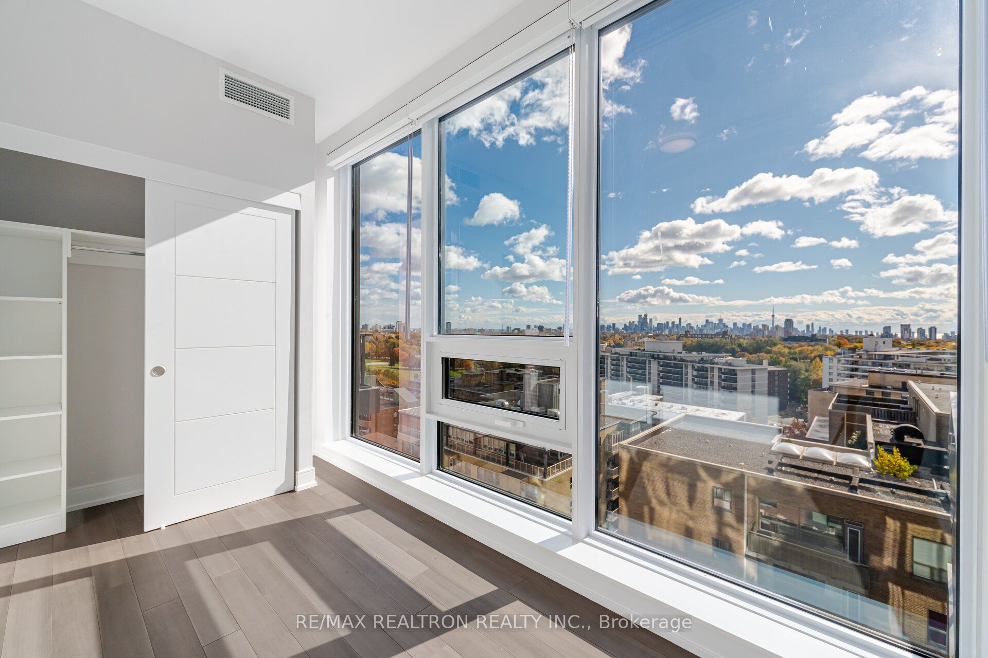 #1111 - 2525 Bathurst Street Property Photo 13