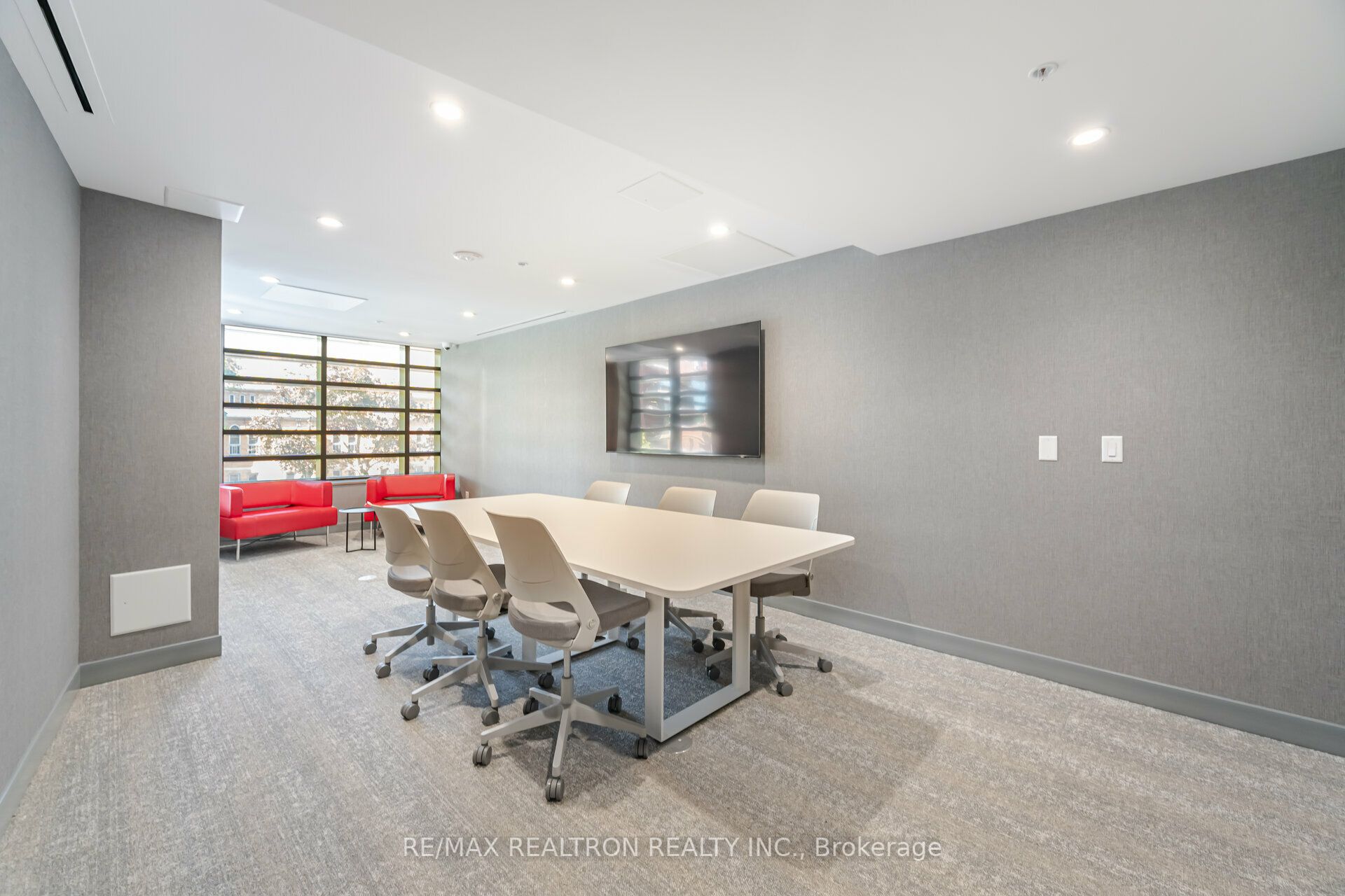 #1111 - 2525 Bathurst Street Property Photo 24