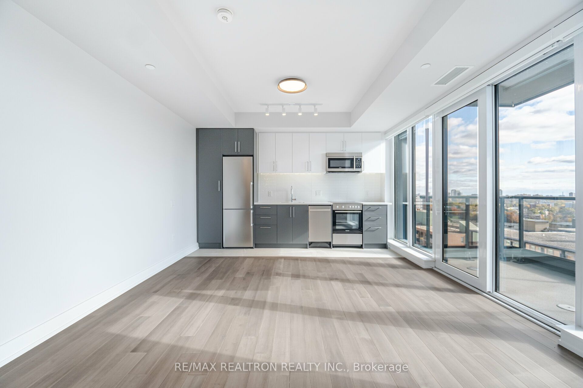 #1111 - 2525 Bathurst Street Property Photo 40
