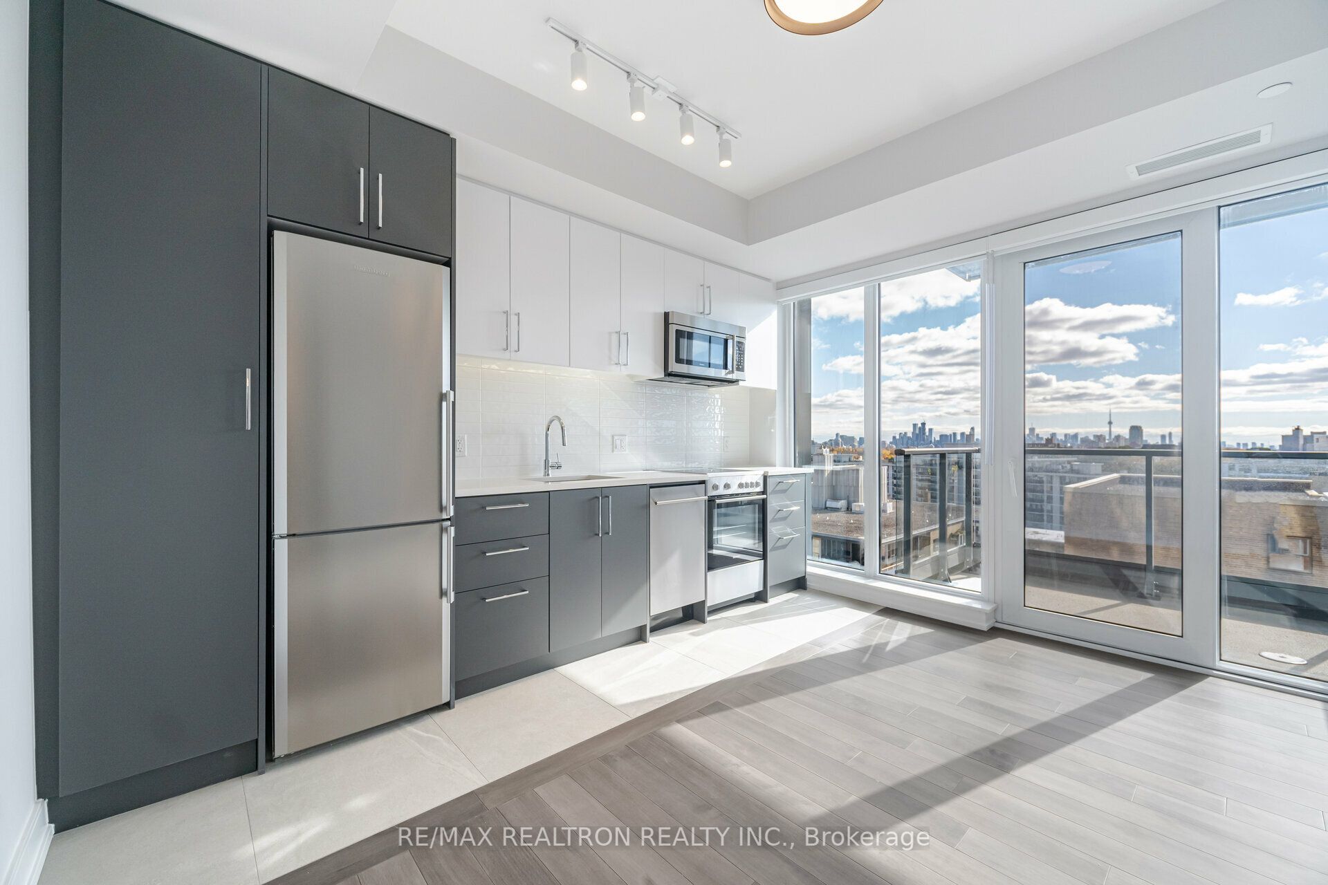 #1111 - 2525 Bathurst Street Property Photo 41