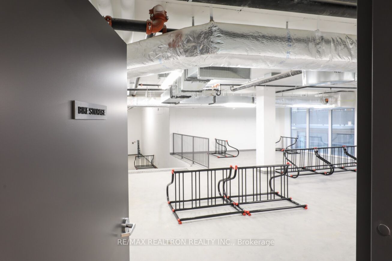 #1111 - 2525 Bathurst Street Property Photo 70