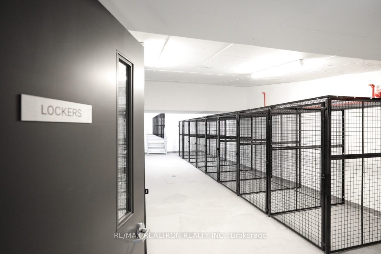 #1111 - 2525 Bathurst Street Property Photo 73