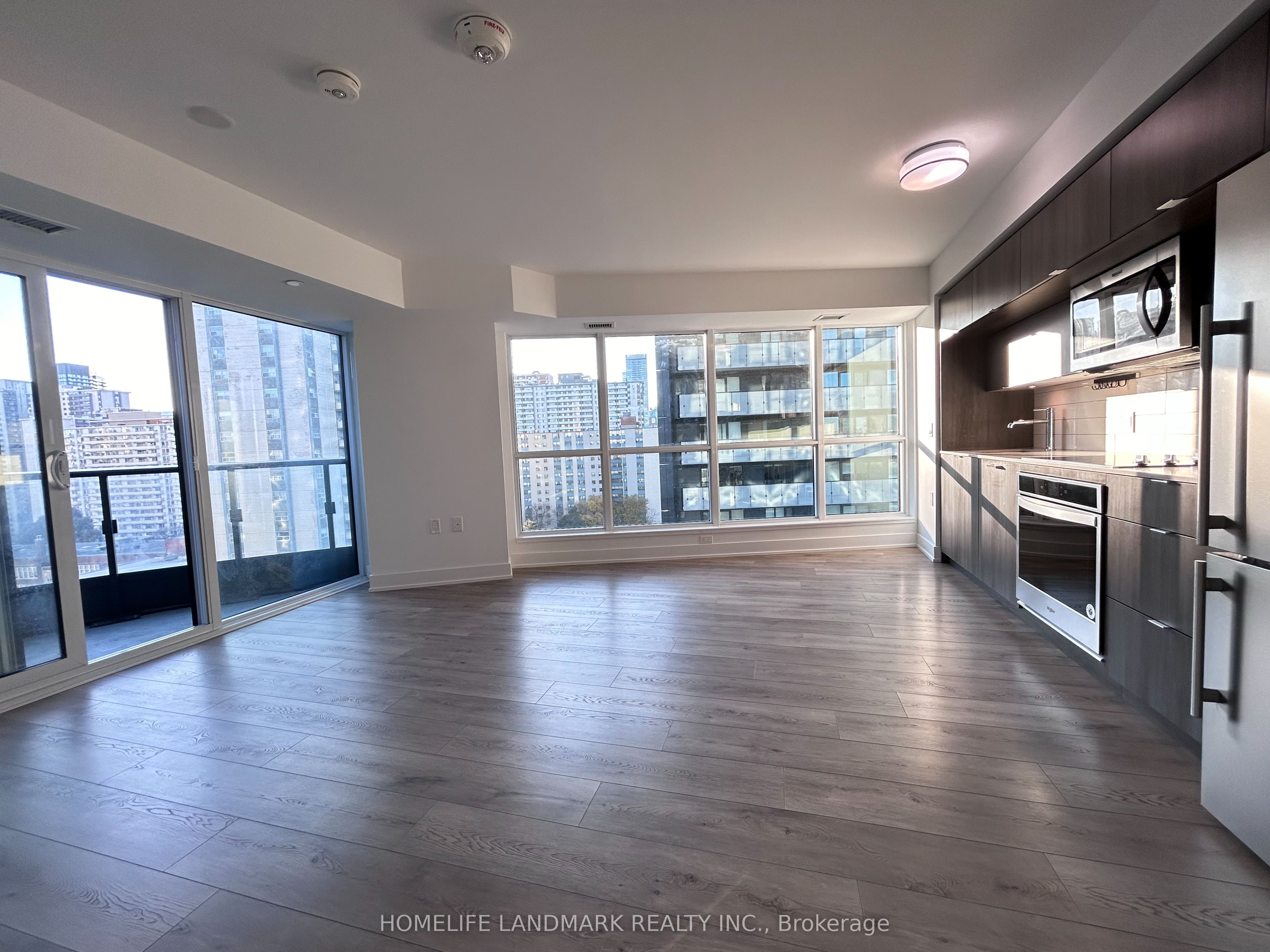 #1122 - 585 Bloor Street Property Photo 4