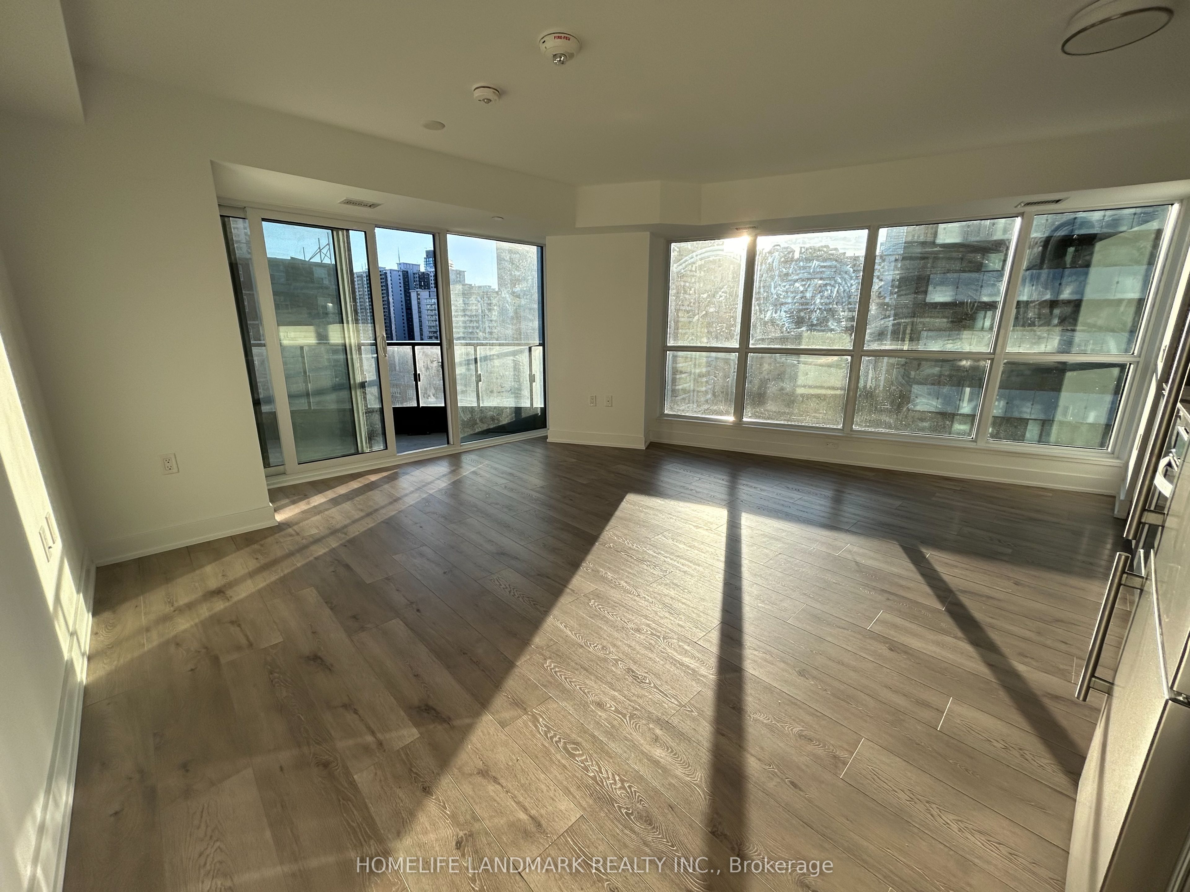 #1122 - 585 Bloor Street Property Photo 7