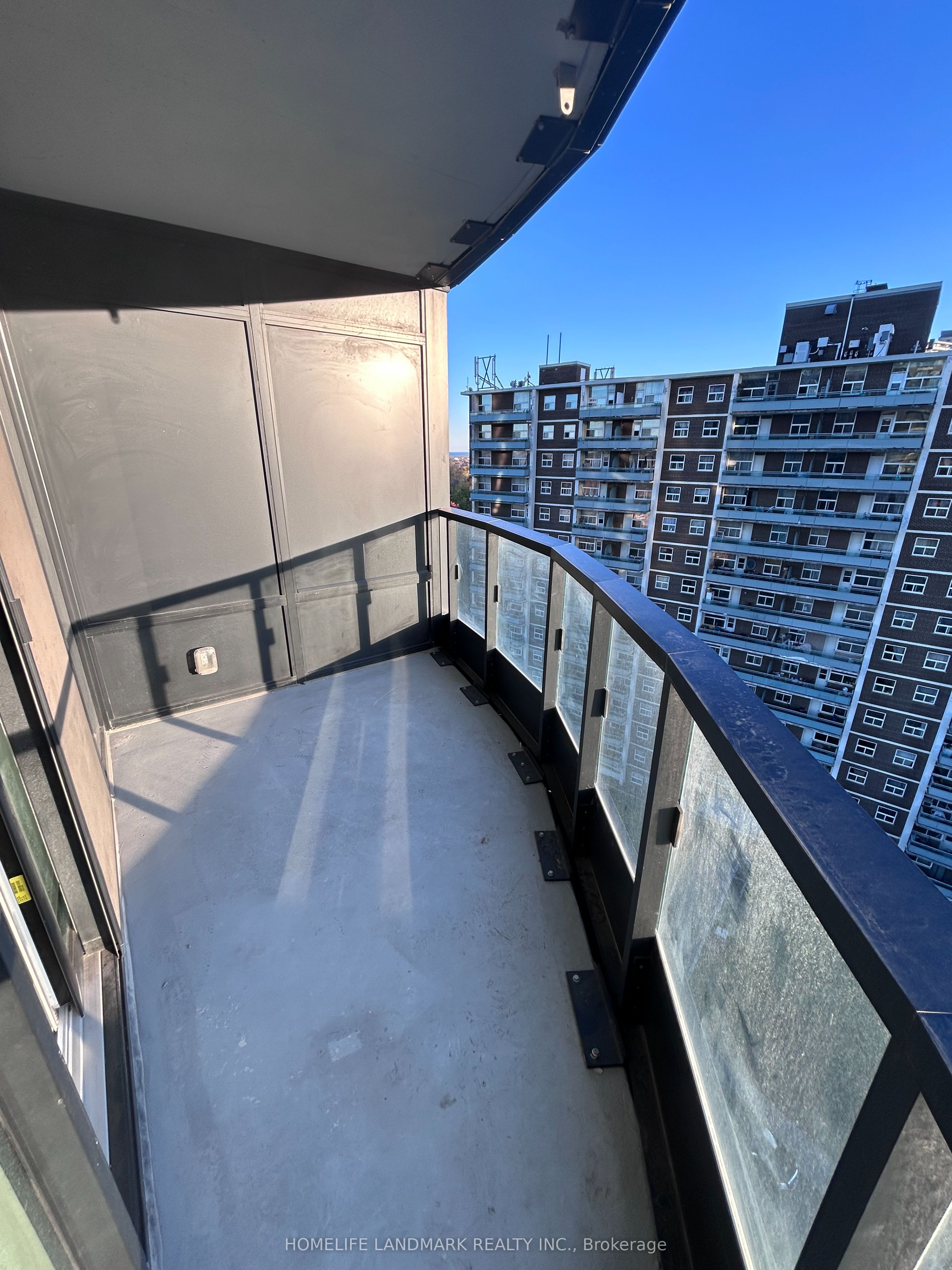 #1122 - 585 Bloor Street Property Photo 8