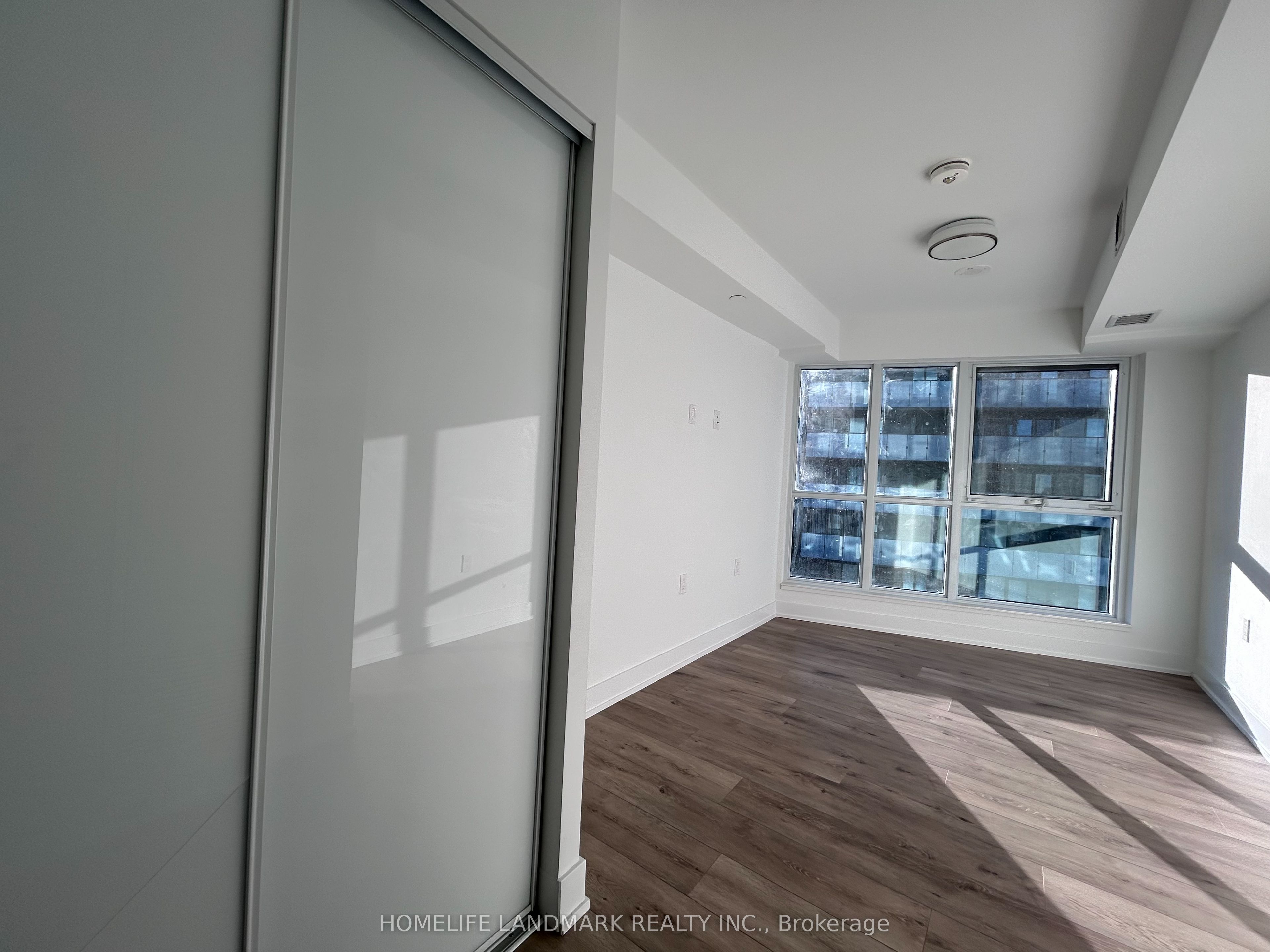 #1122 - 585 Bloor Street Property Photo 11