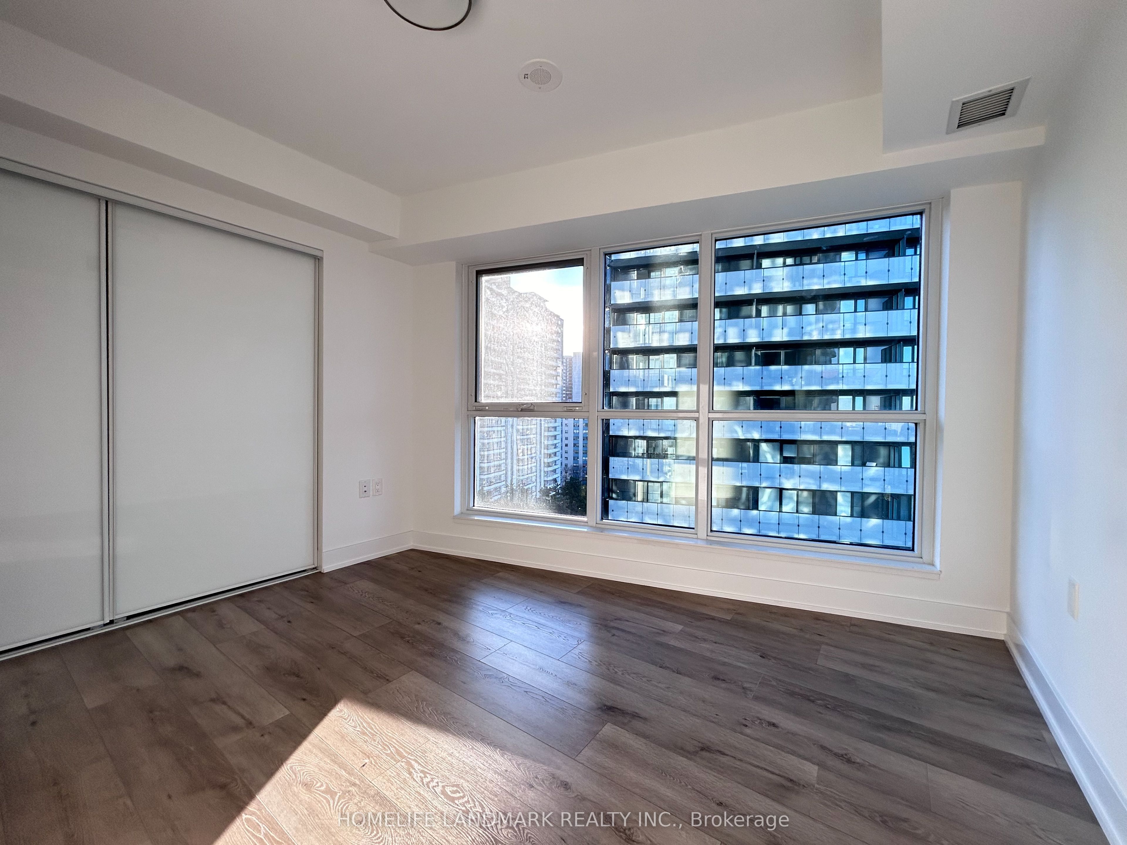 #1122 - 585 Bloor Street Property Photo 20