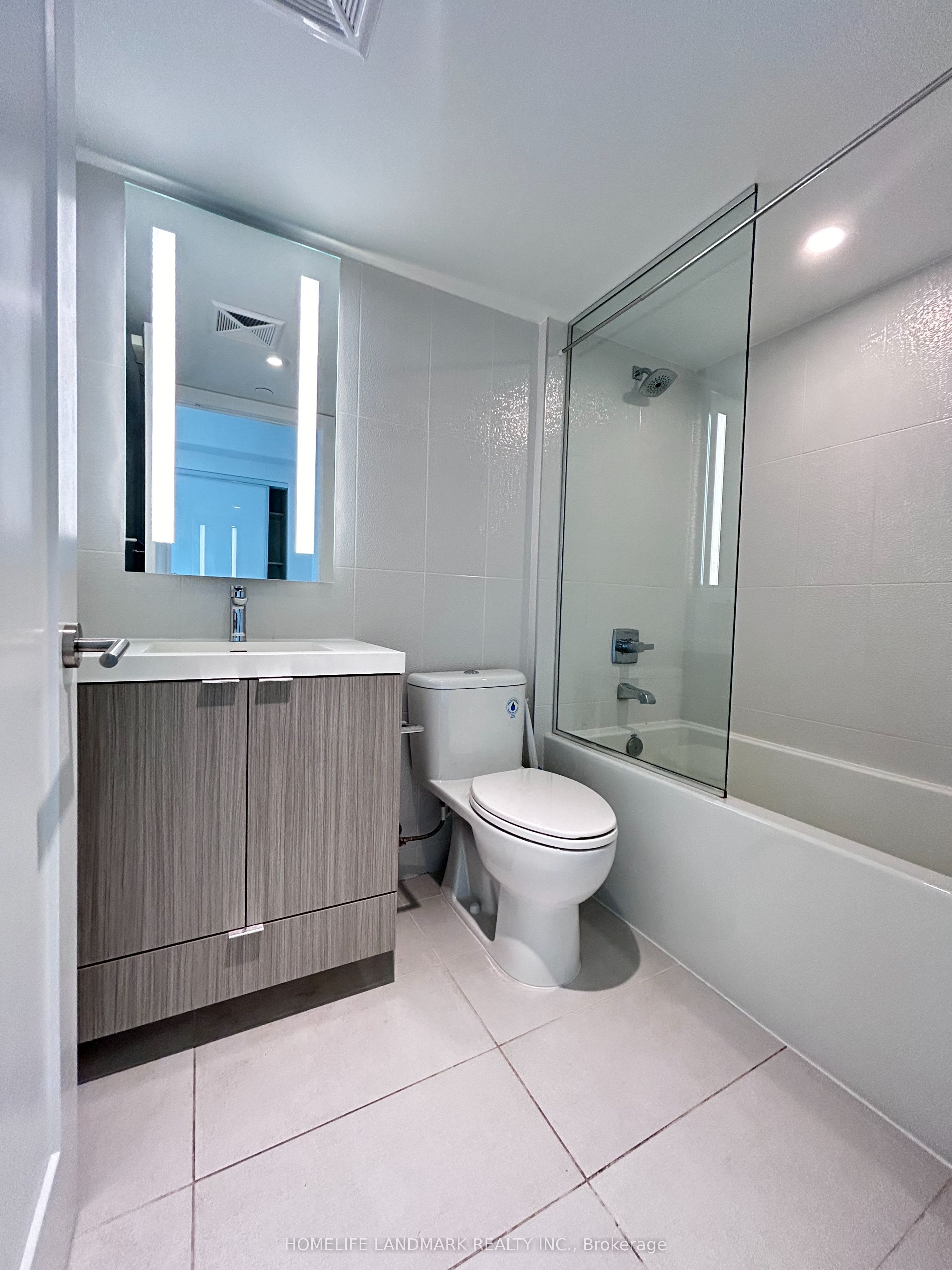 #1122 - 585 Bloor Street Property Photo 21