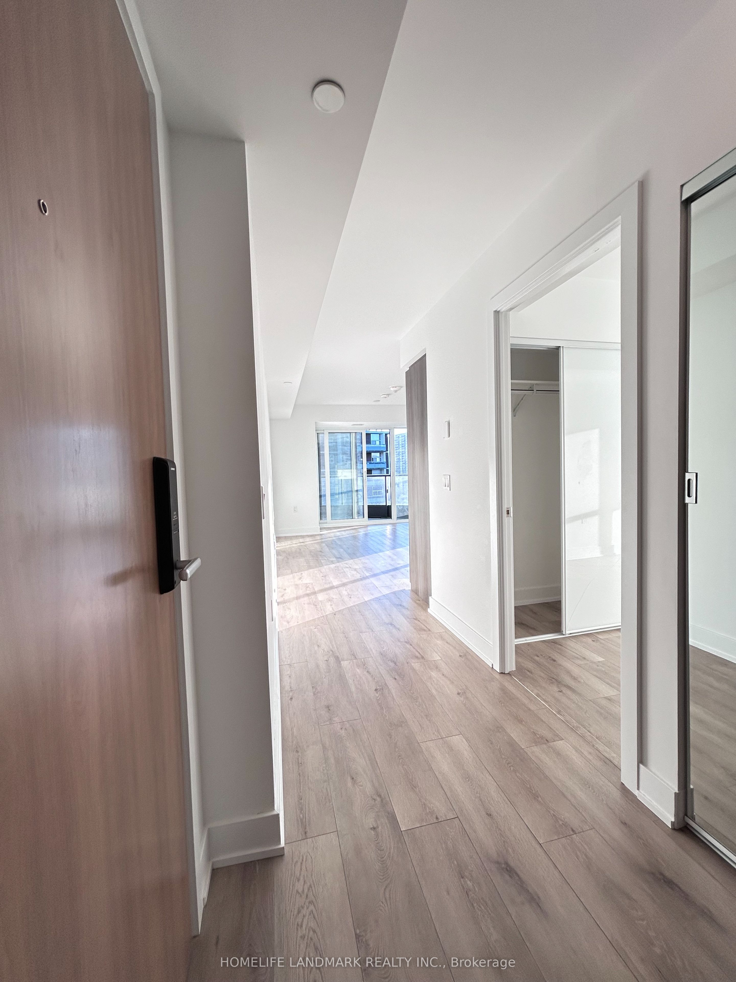 #1122 - 585 Bloor Street Property Photo 25