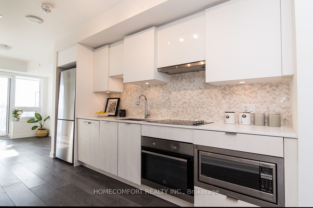195 Redpath Ave 19 Property Photo 14