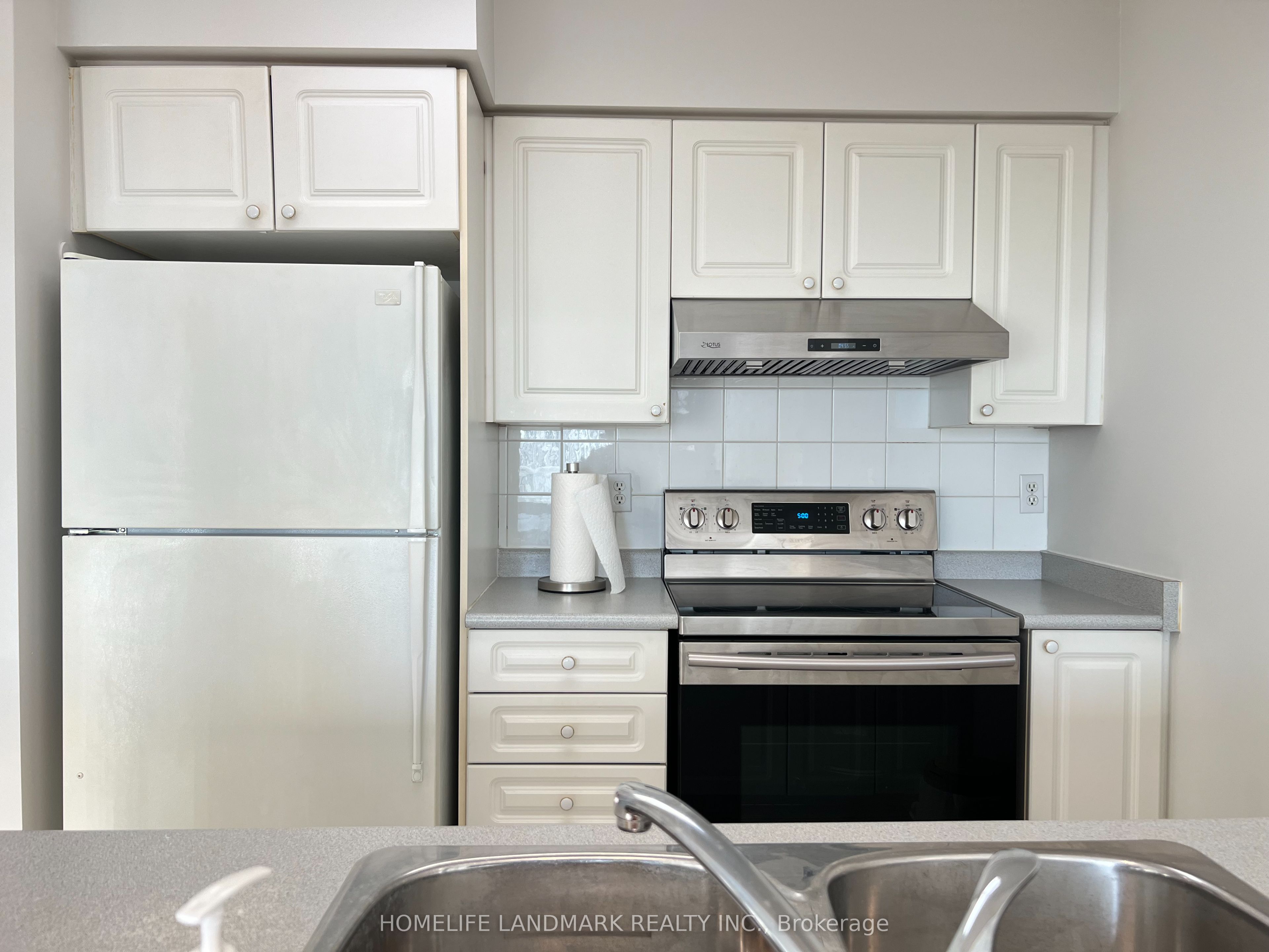 #1916 - 28 Empress Avenue Property Photo 6