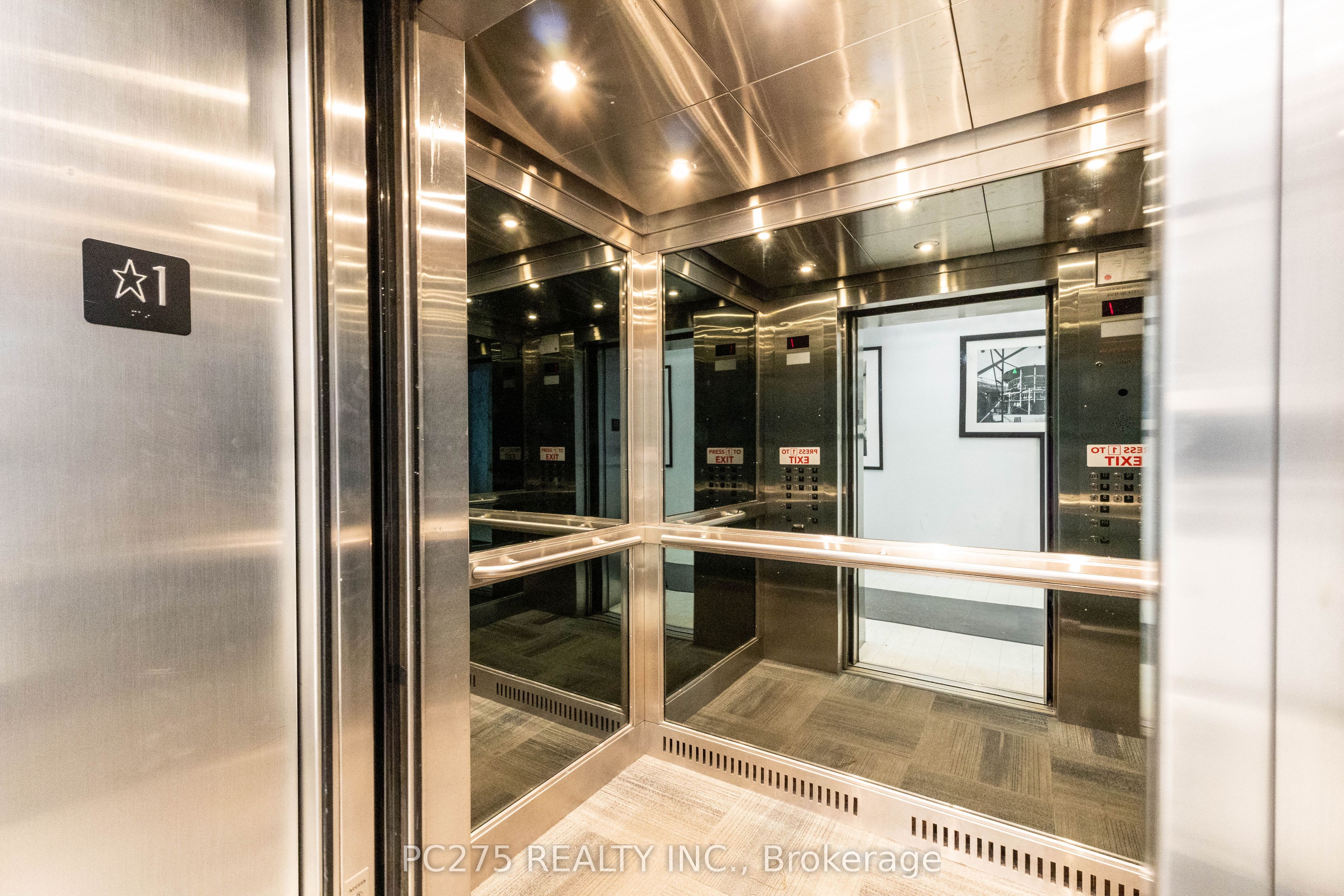 #900 - 120 Eglinton Avenue Property Photo 4