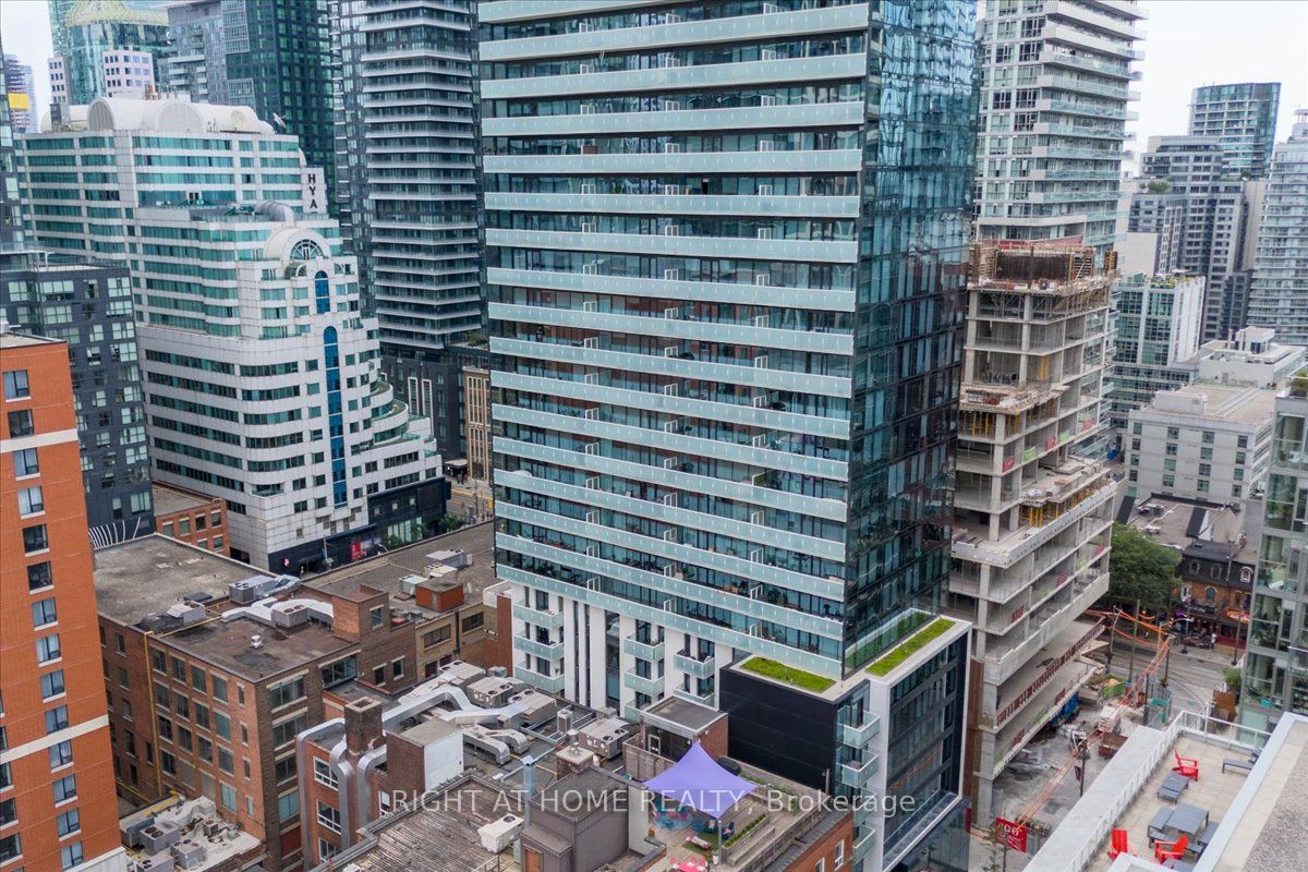 #402 - 11 Charlotte Street Property Photo 16