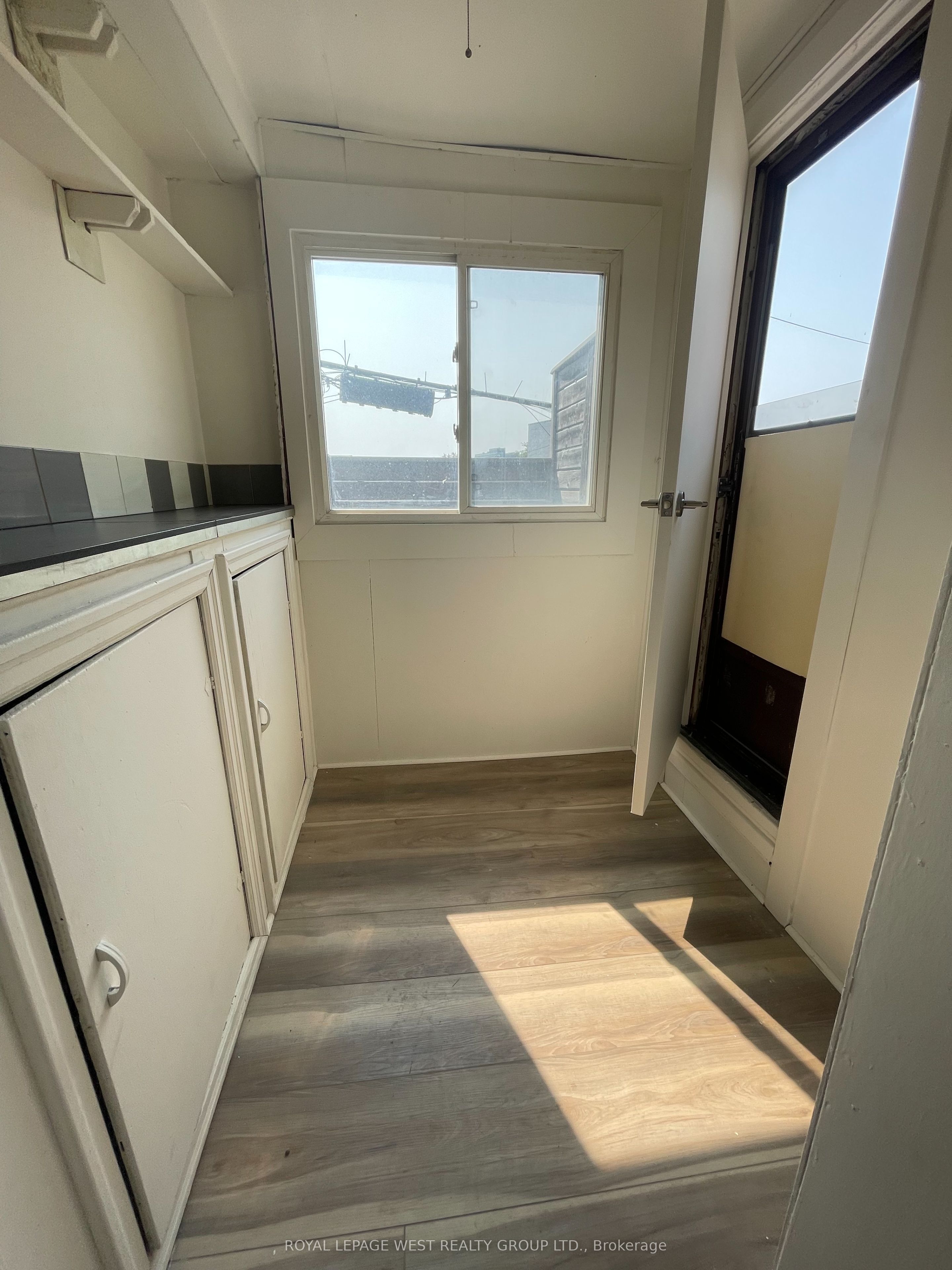 #unit #2 - 1159 Dundas Street Property Photo 12