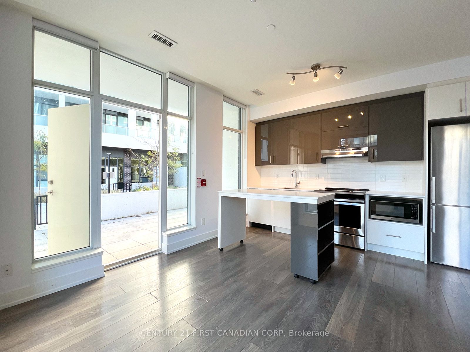 #107 - 180 Fairview Mall Drive Property Photo 6