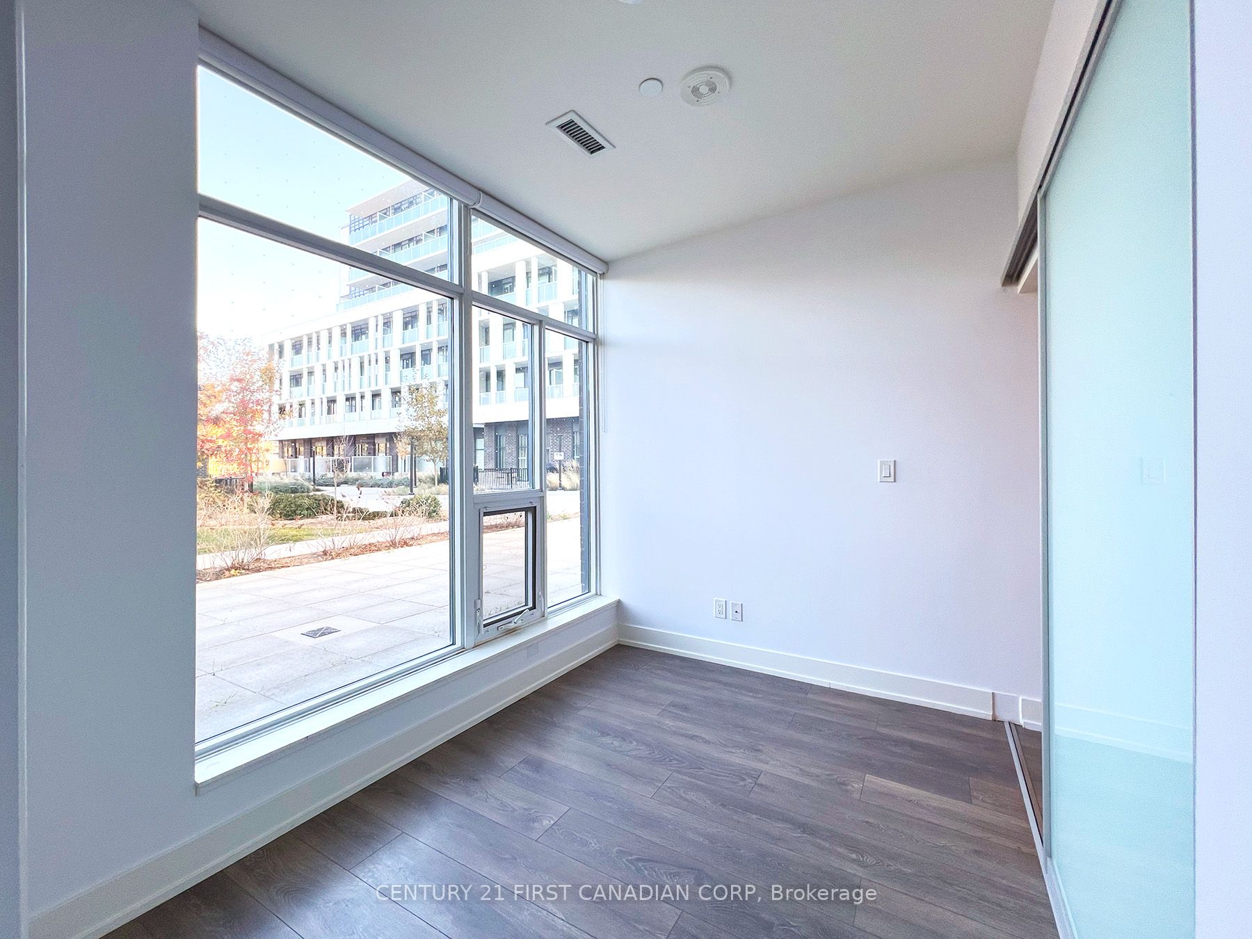 #107 - 180 Fairview Mall Drive Property Photo 15