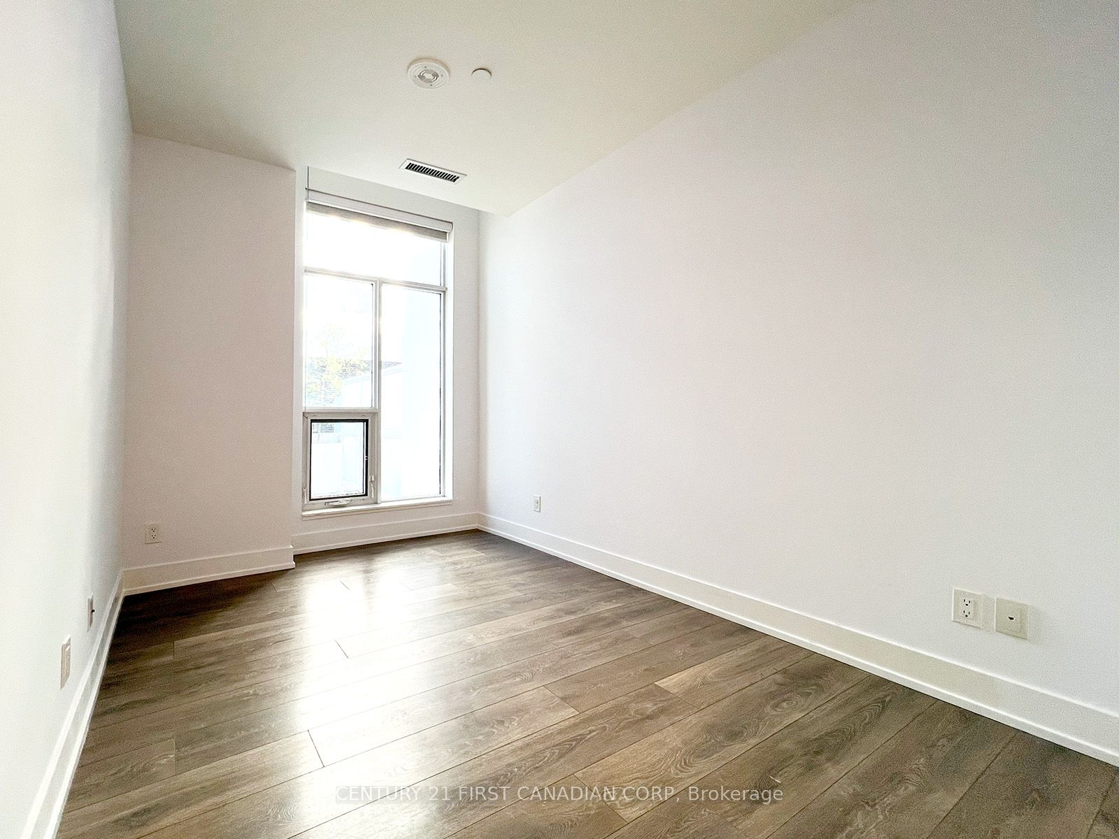 #107 - 180 Fairview Mall Drive Property Photo 17