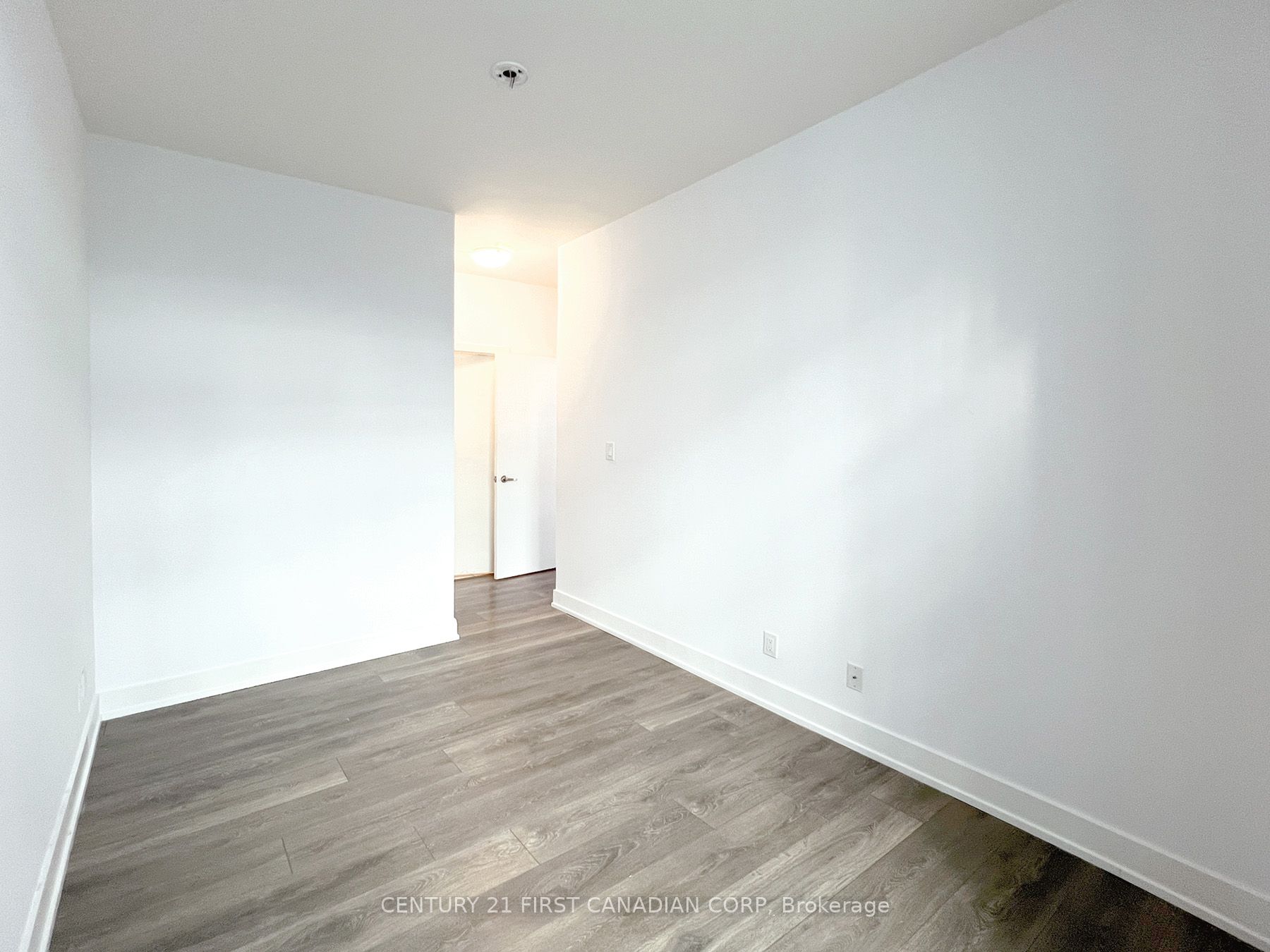 #107 - 180 Fairview Mall Drive Property Photo 18
