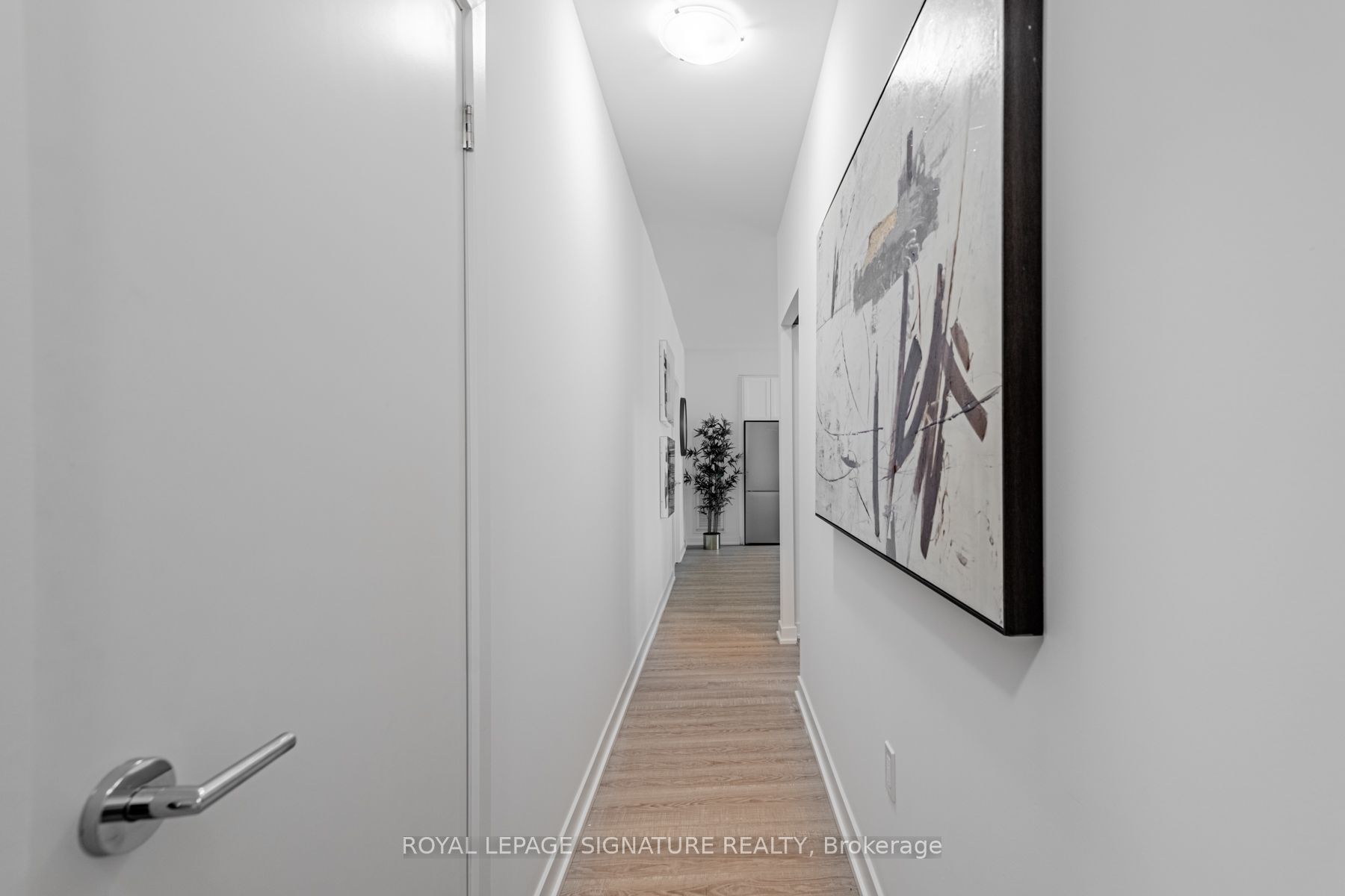 #215 - 250 Lawrence Avenue Property Photo 3