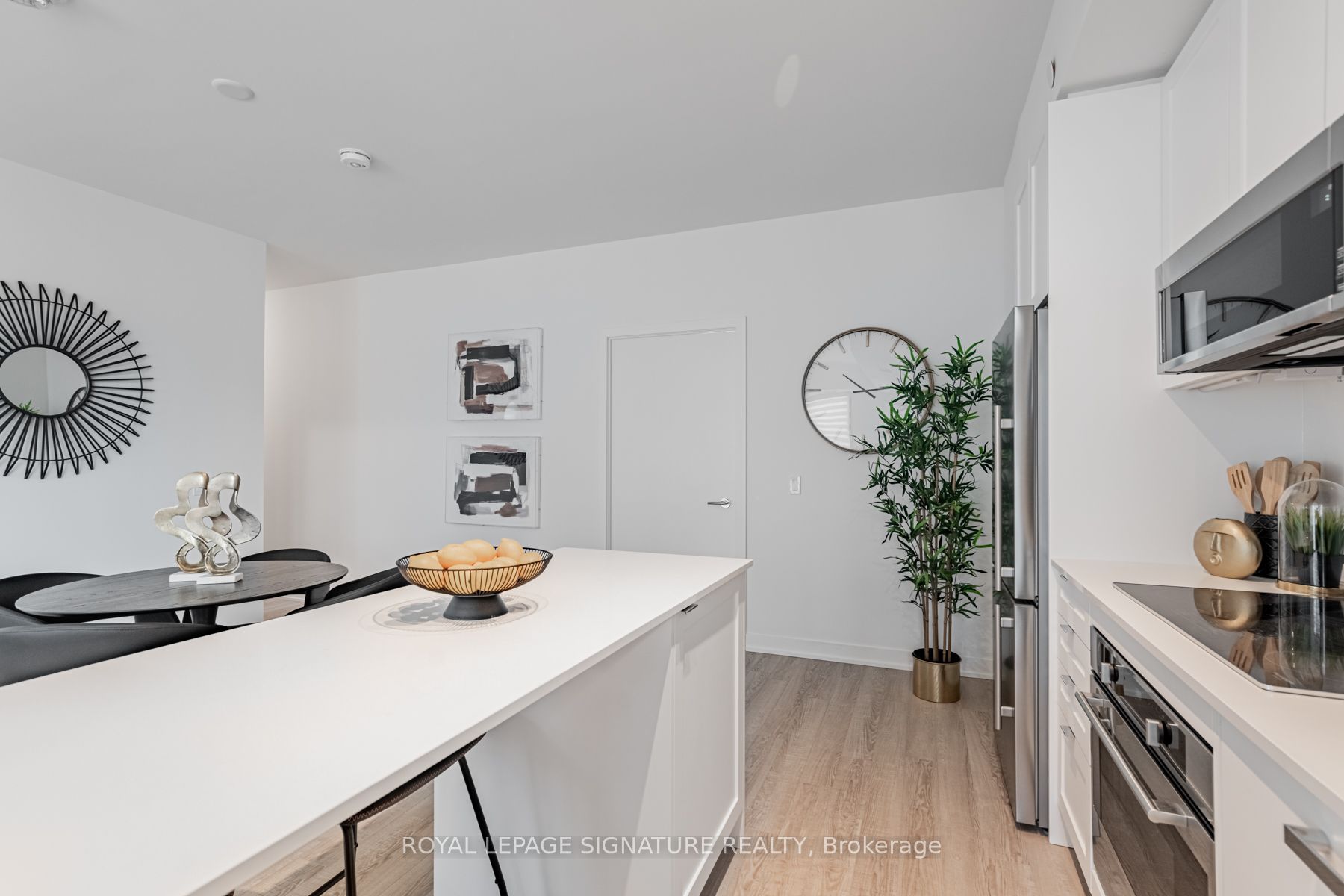 #215 - 250 Lawrence Avenue Property Photo 9