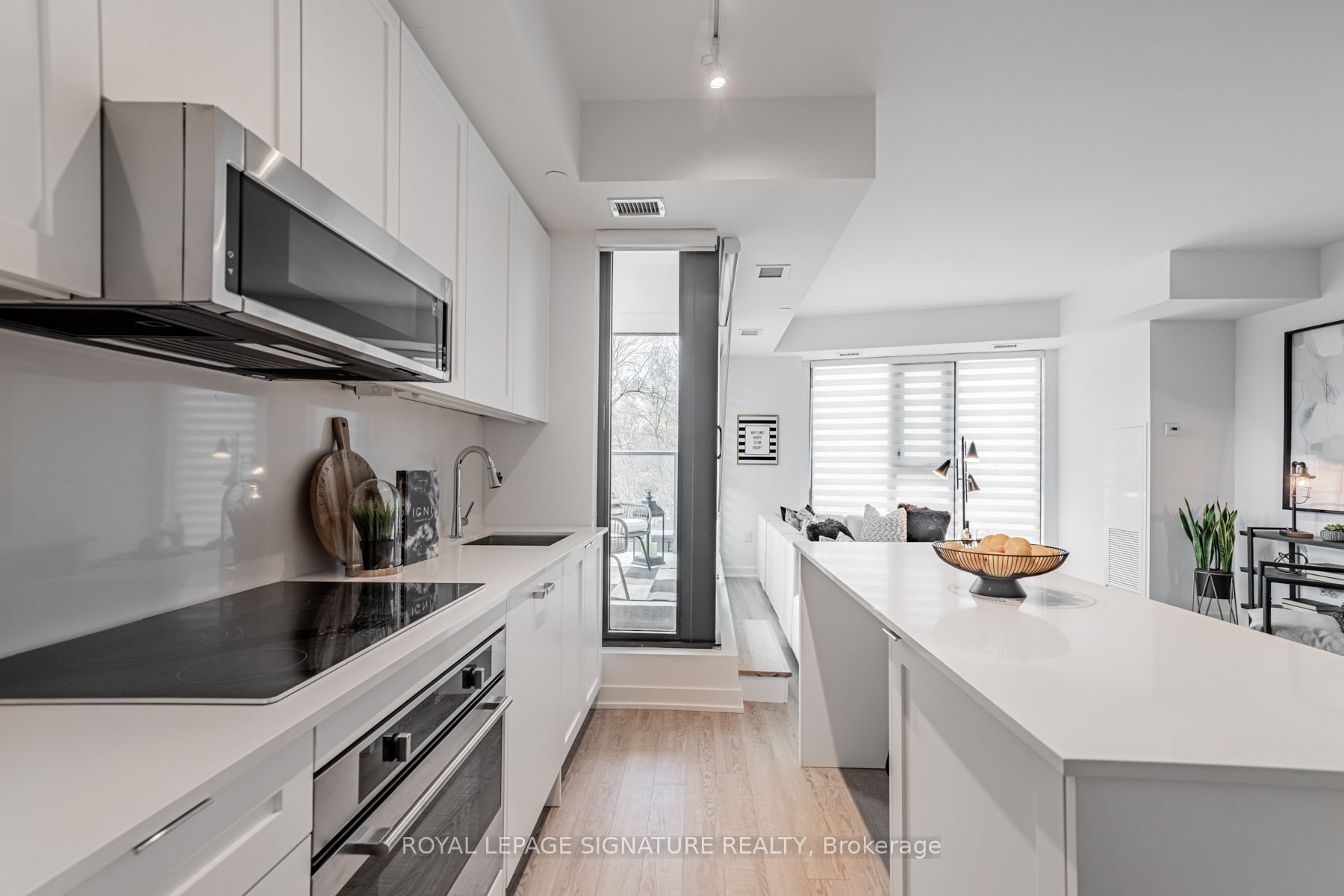 #215 - 250 Lawrence Avenue Property Photo 10