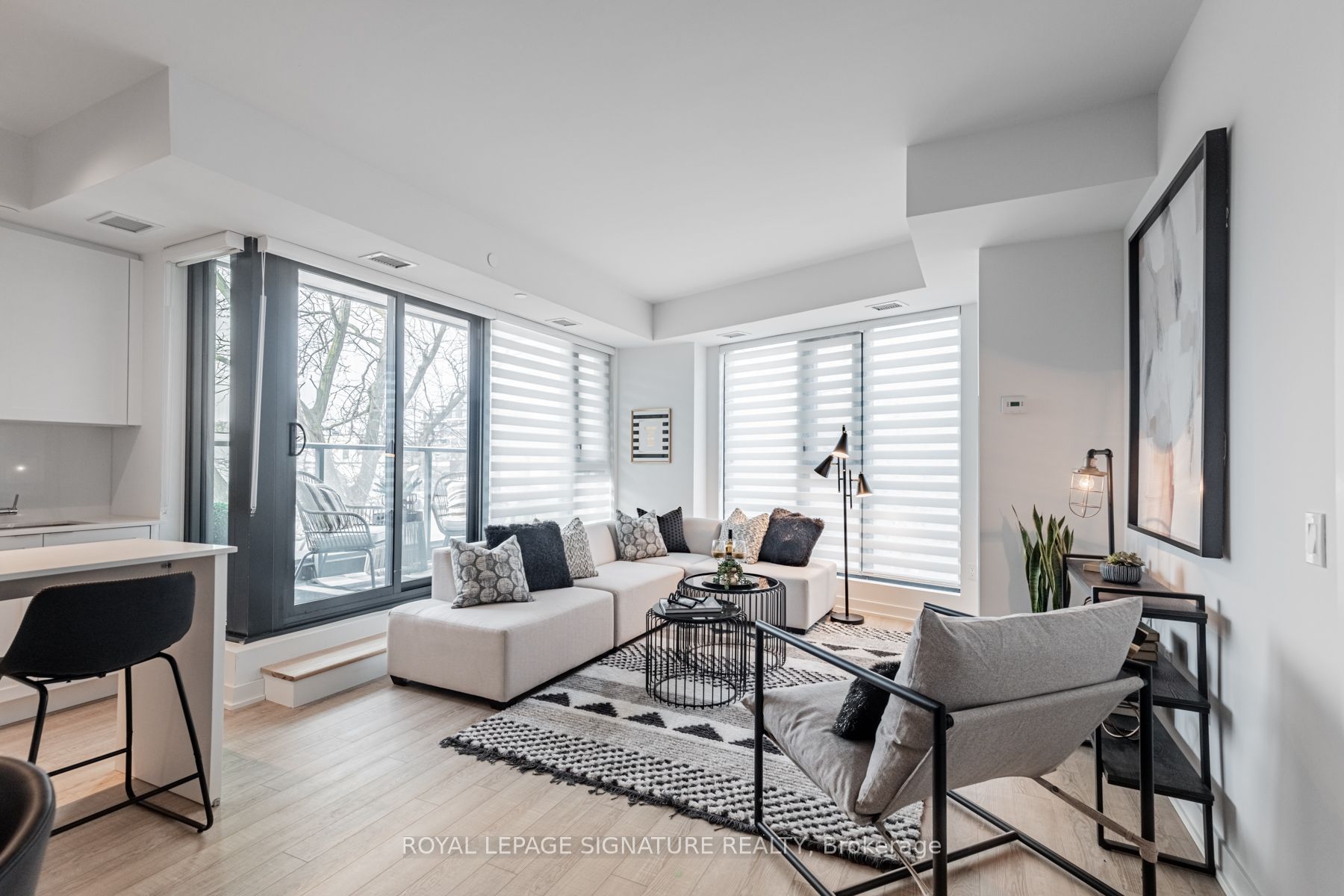 #215 - 250 Lawrence Avenue Property Photo 11