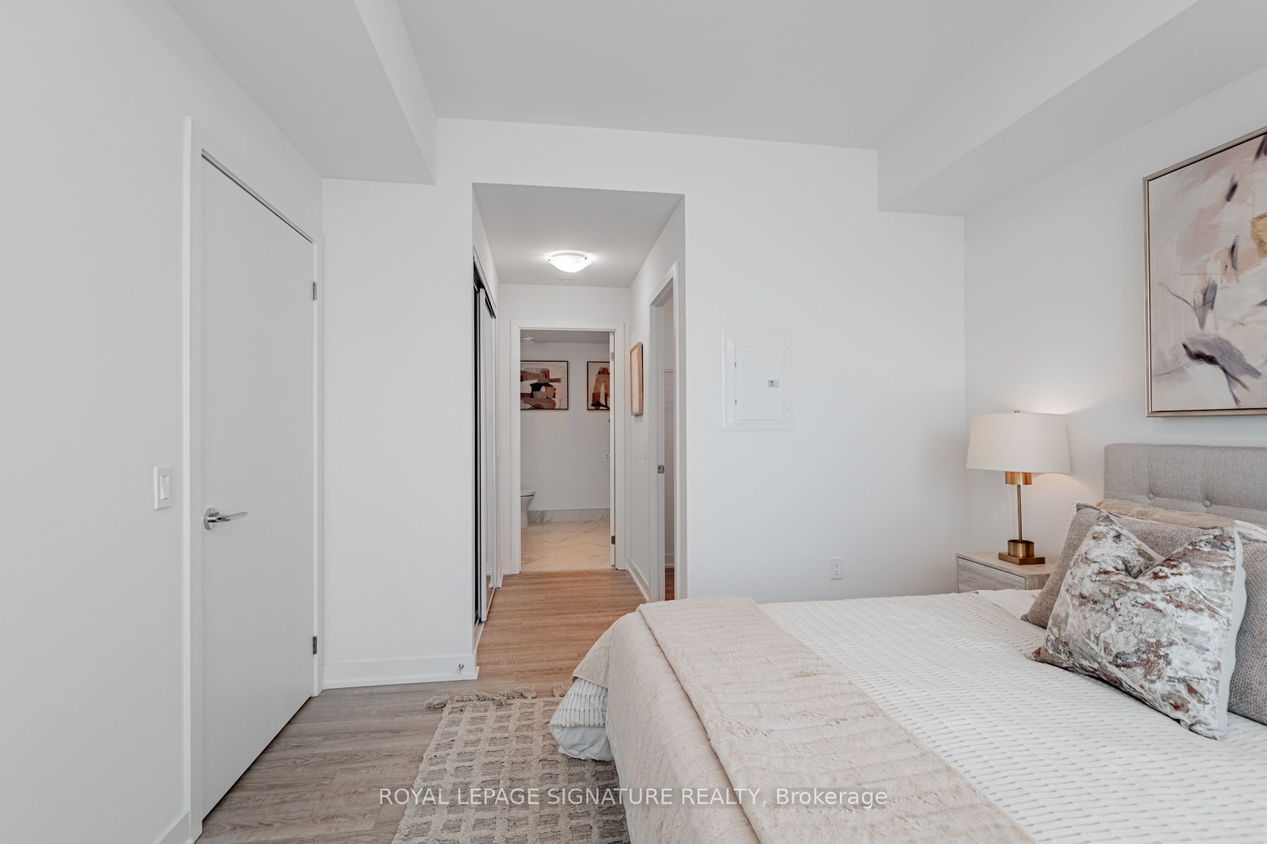 #215 - 250 Lawrence Avenue Property Photo 16