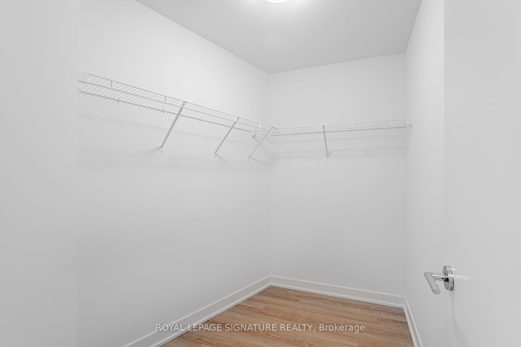 #215 - 250 Lawrence Avenue Property Photo 26