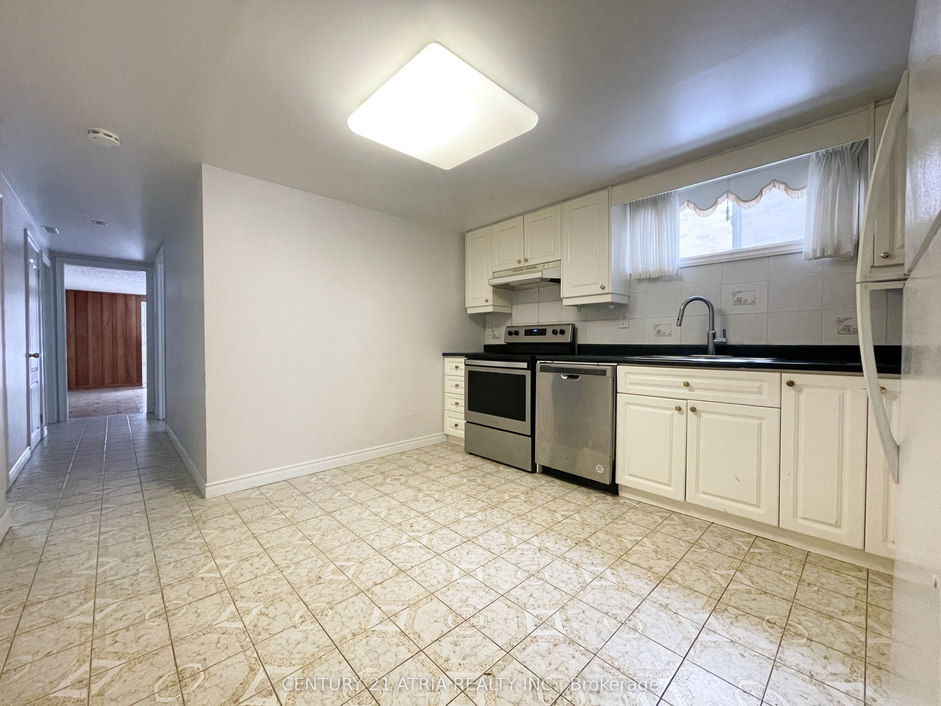 #lower - 27 Pindar Crescent Property Photo 2