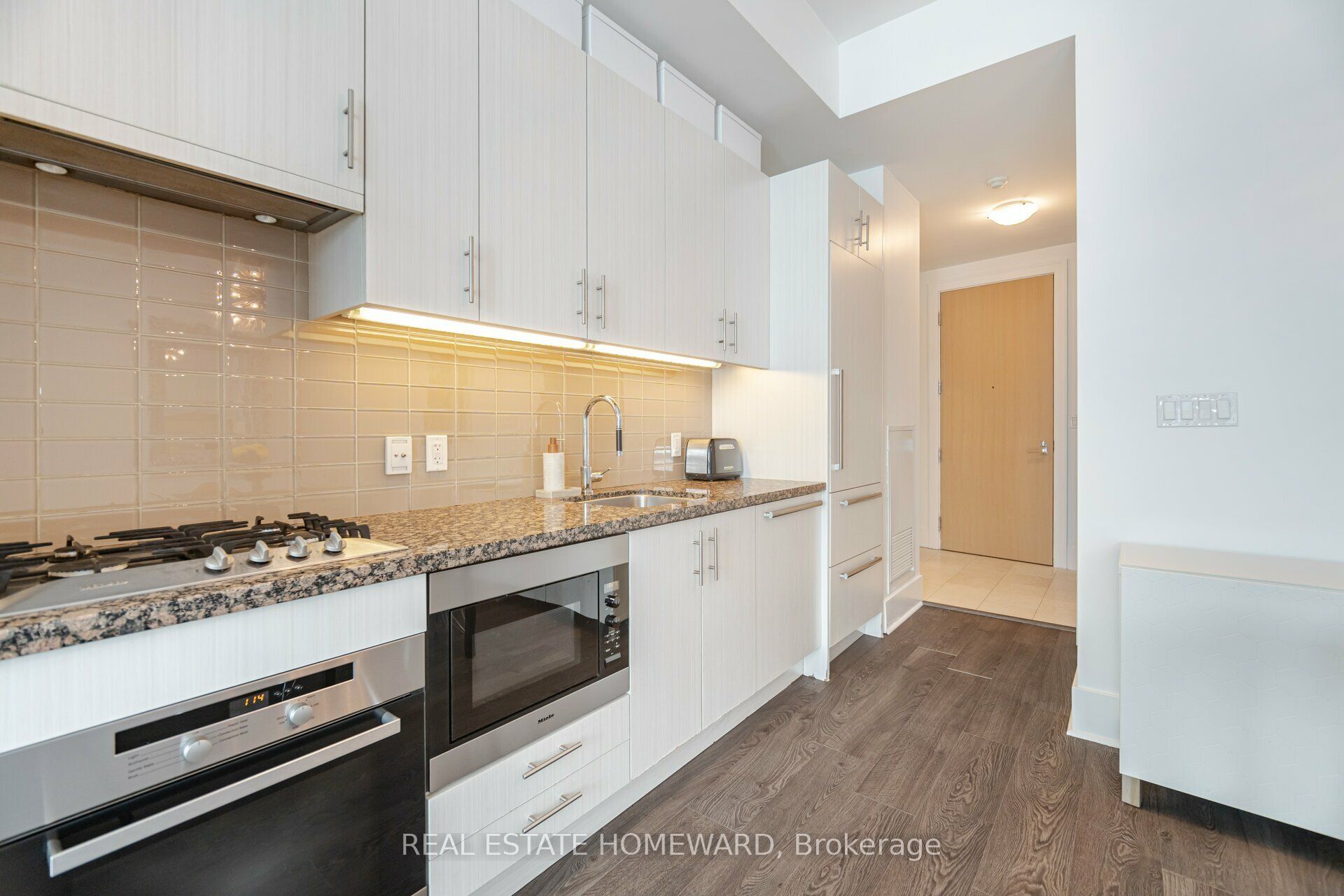 #902 - 29 Queens Quay Property Photo 5