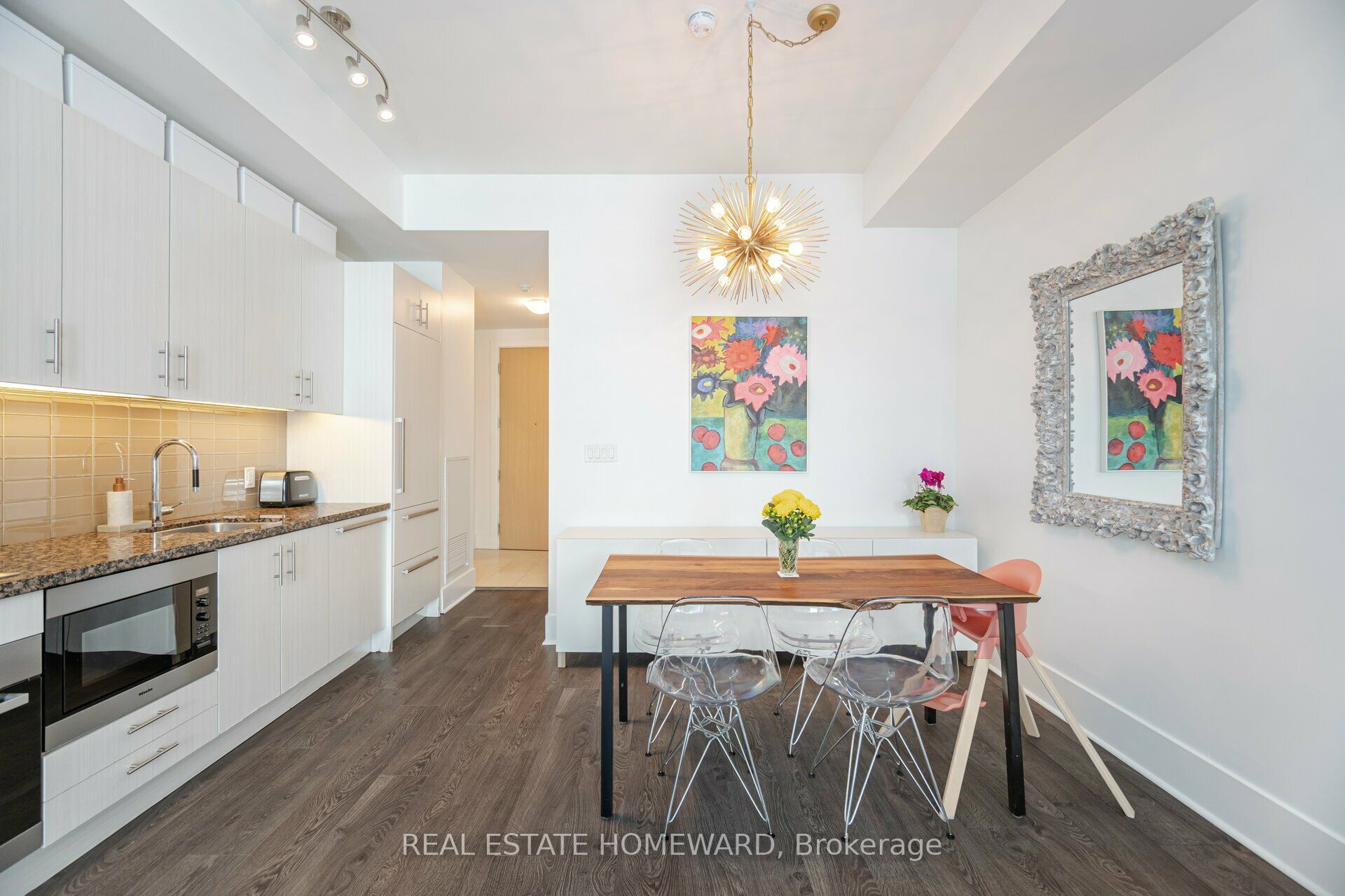 #902 - 29 Queens Quay Property Photo 6