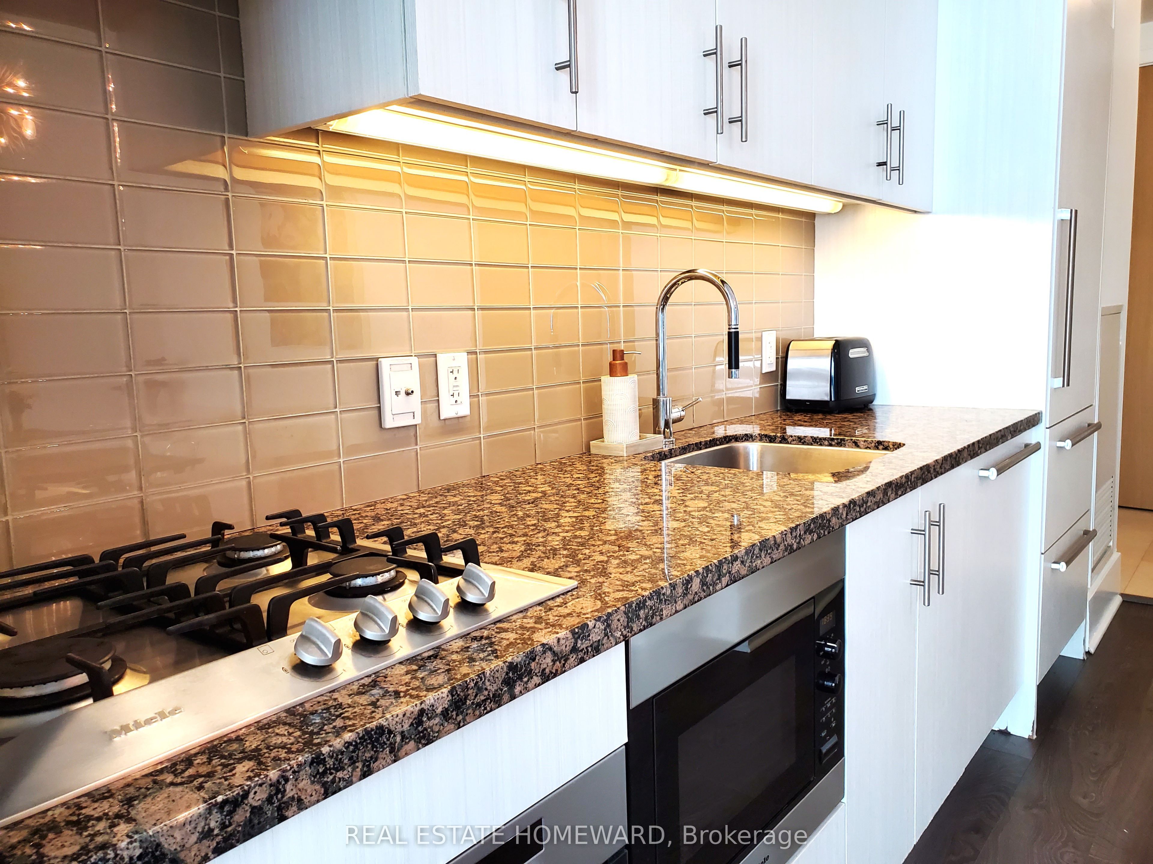 #902 - 29 Queens Quay Property Photo 10