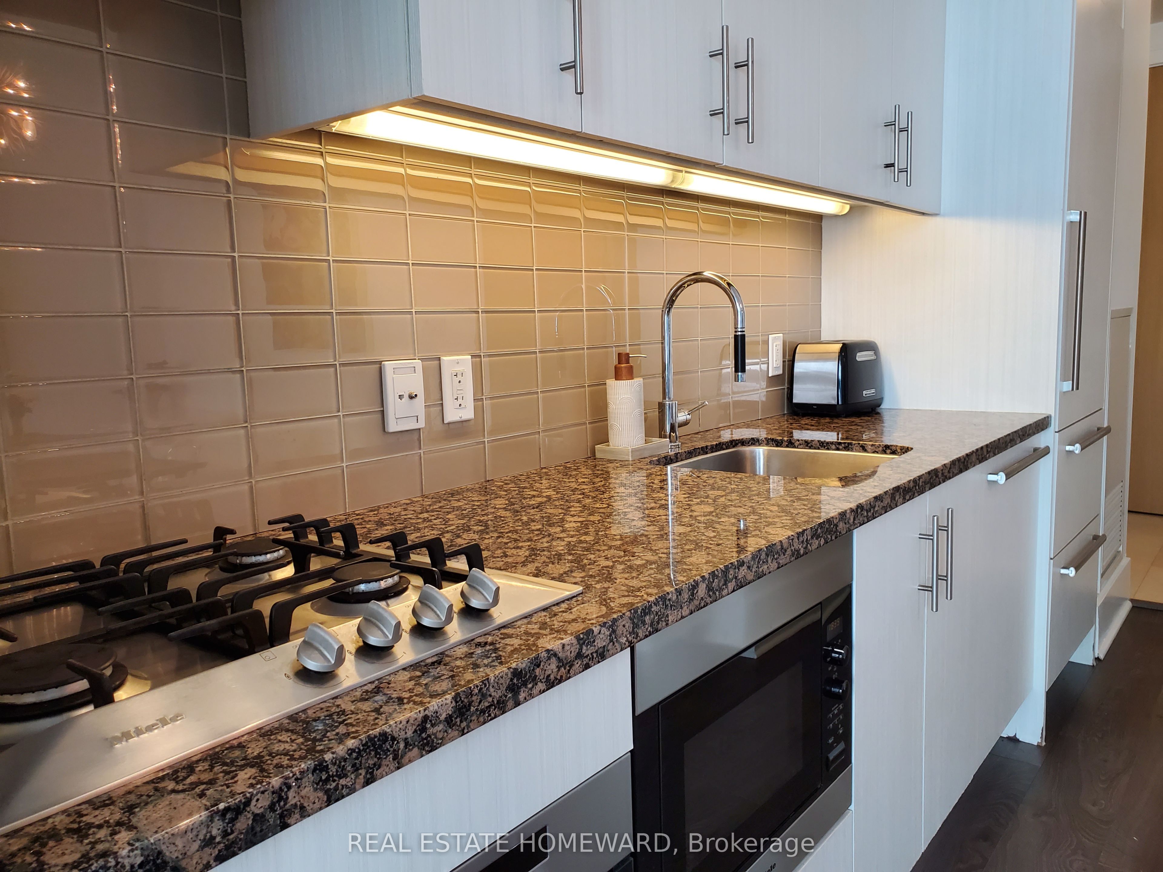 #902 - 29 Queens Quay Property Photo 11