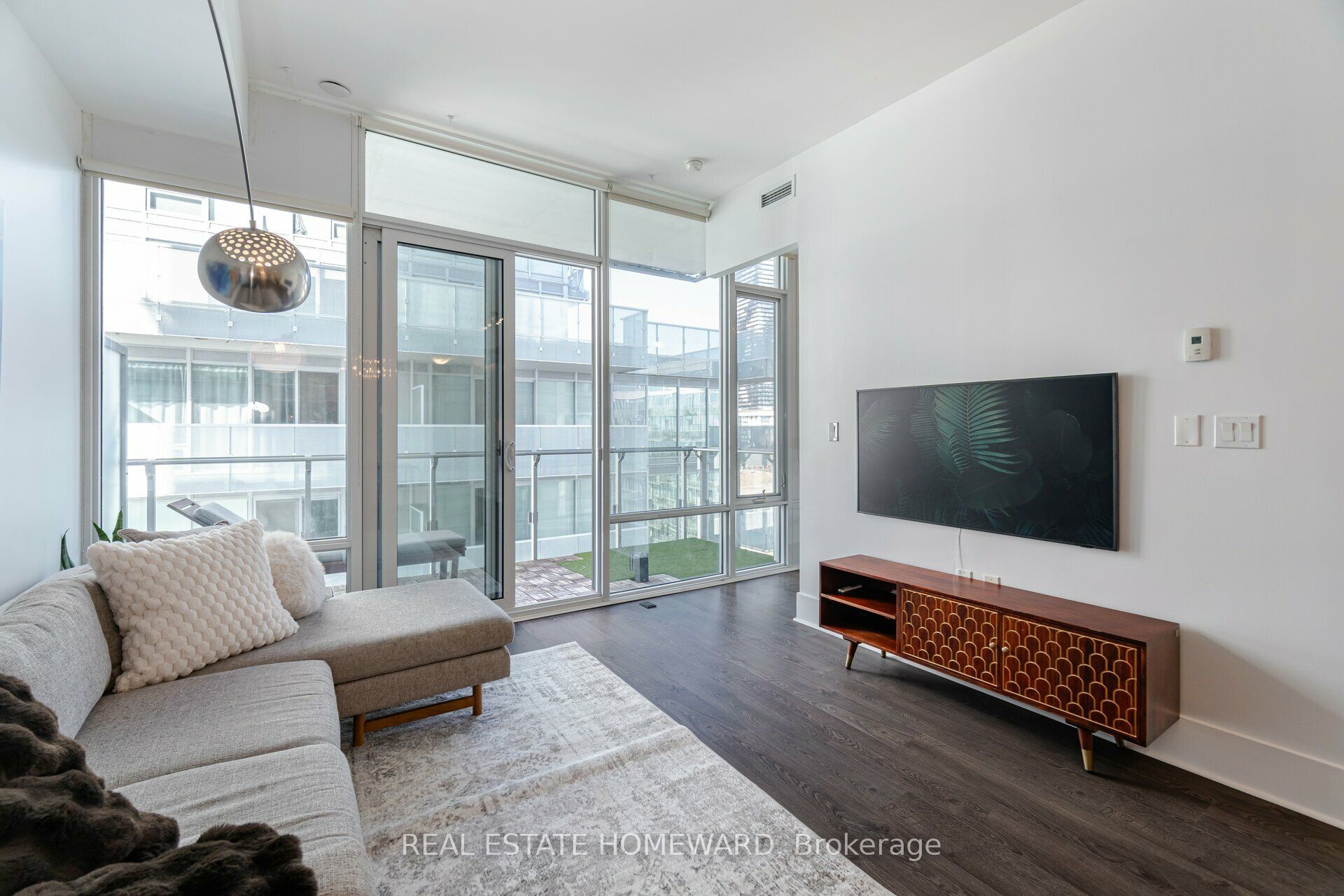 #902 - 29 Queens Quay Property Photo 15