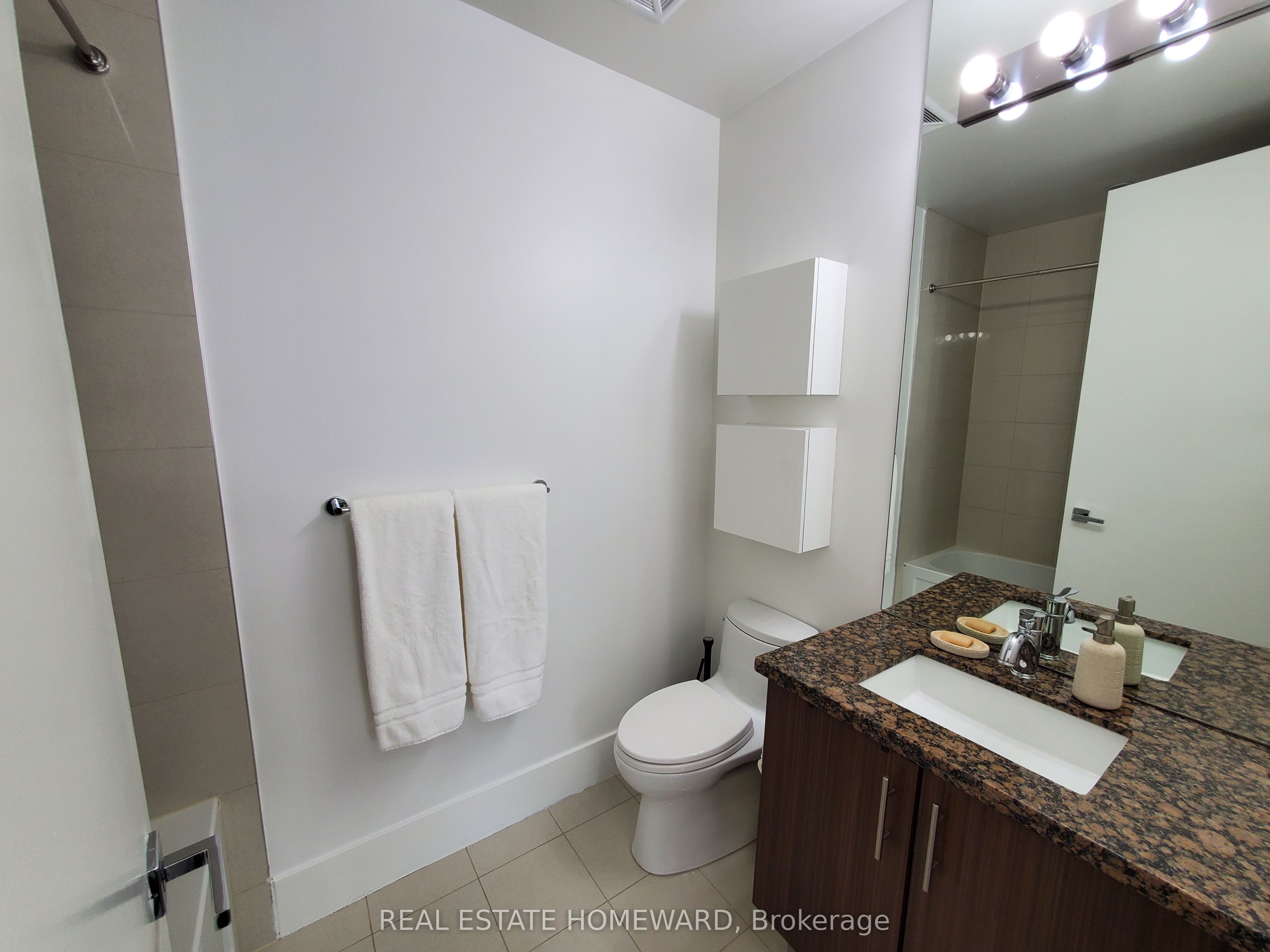 #902 - 29 Queens Quay Property Photo 25