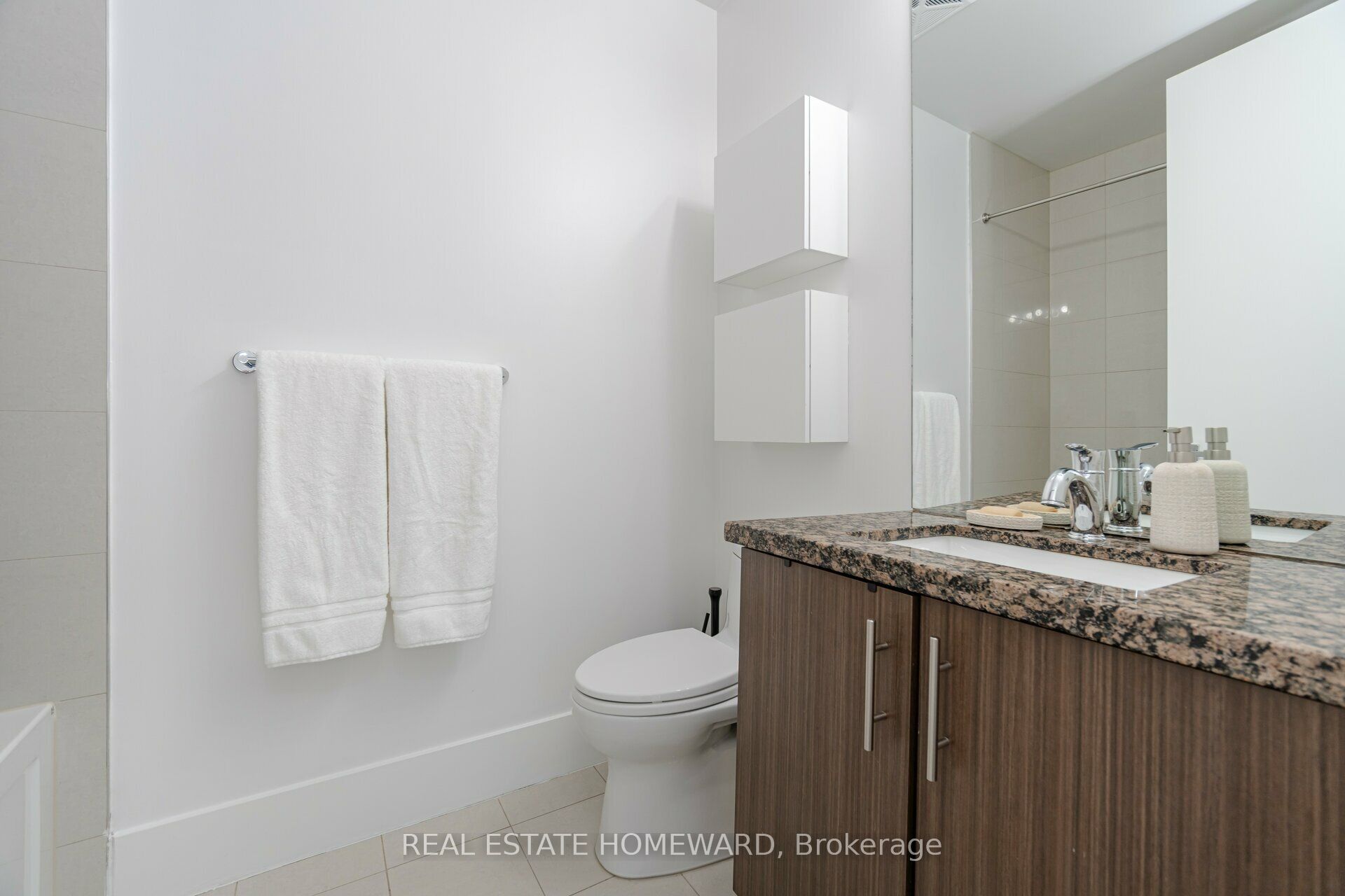 #902 - 29 Queens Quay Property Photo 26