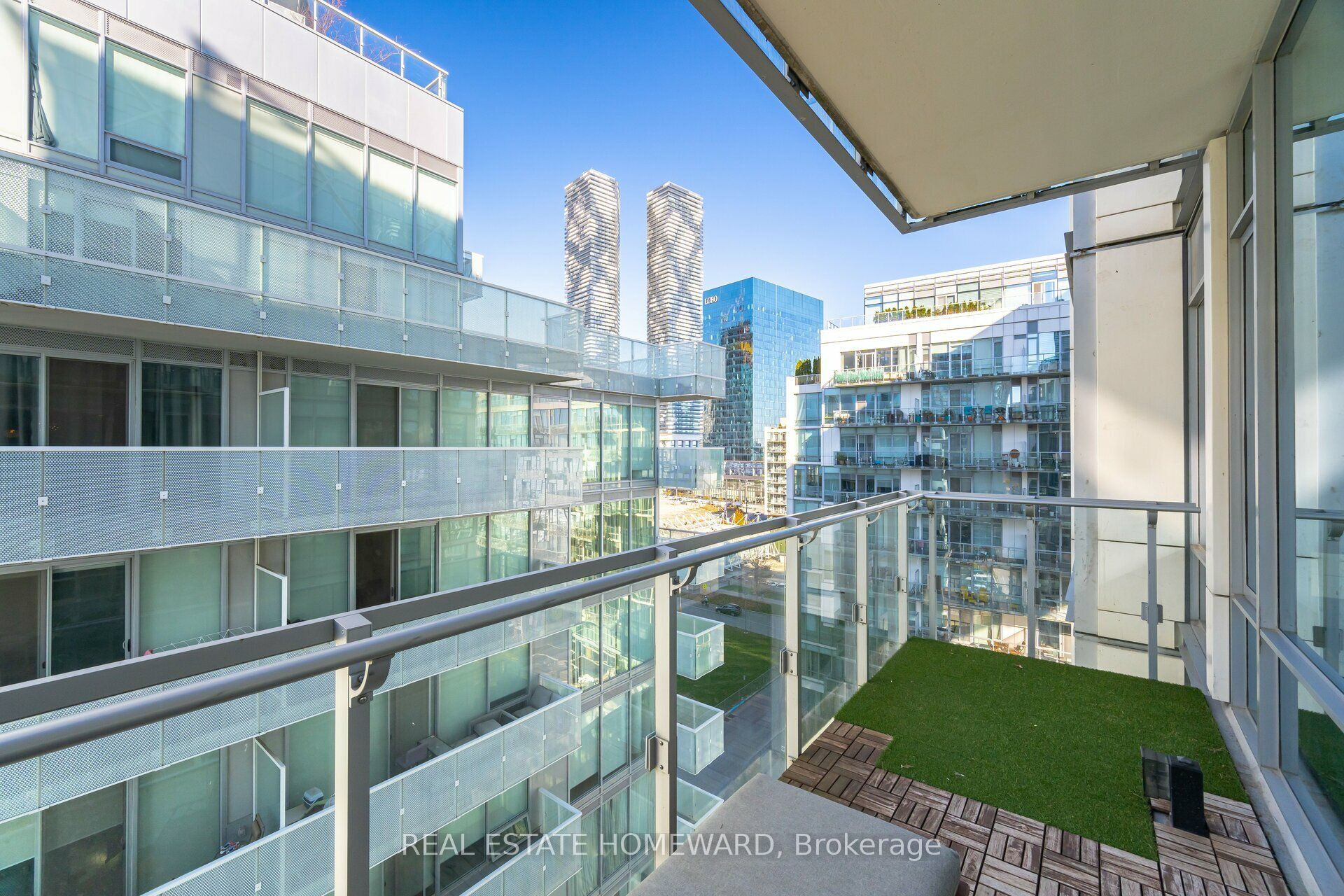 #902 - 29 Queens Quay Property Photo 27