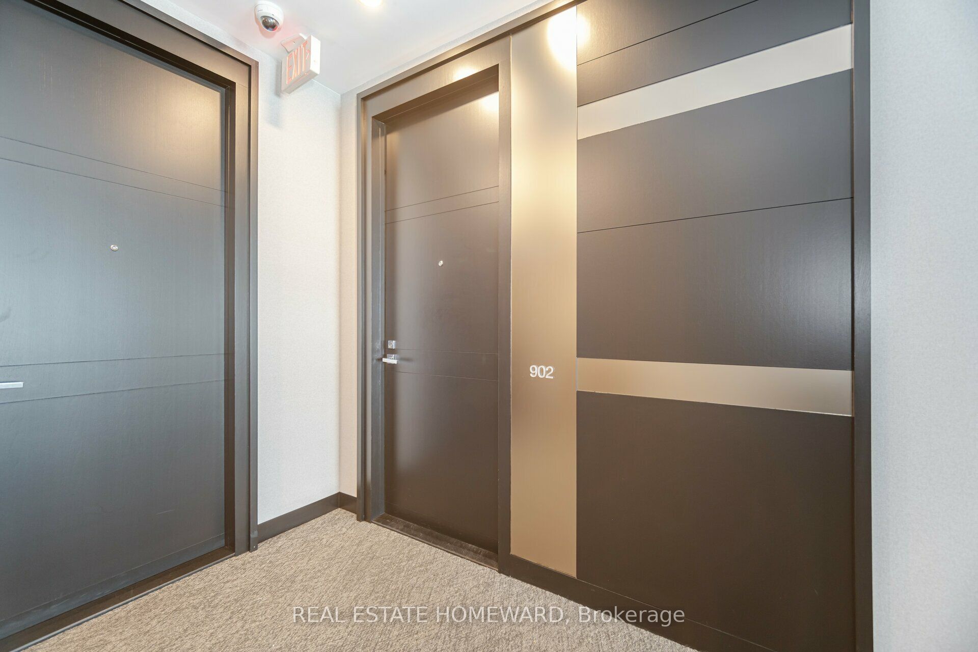 #902 - 29 Queens Quay Property Photo 31