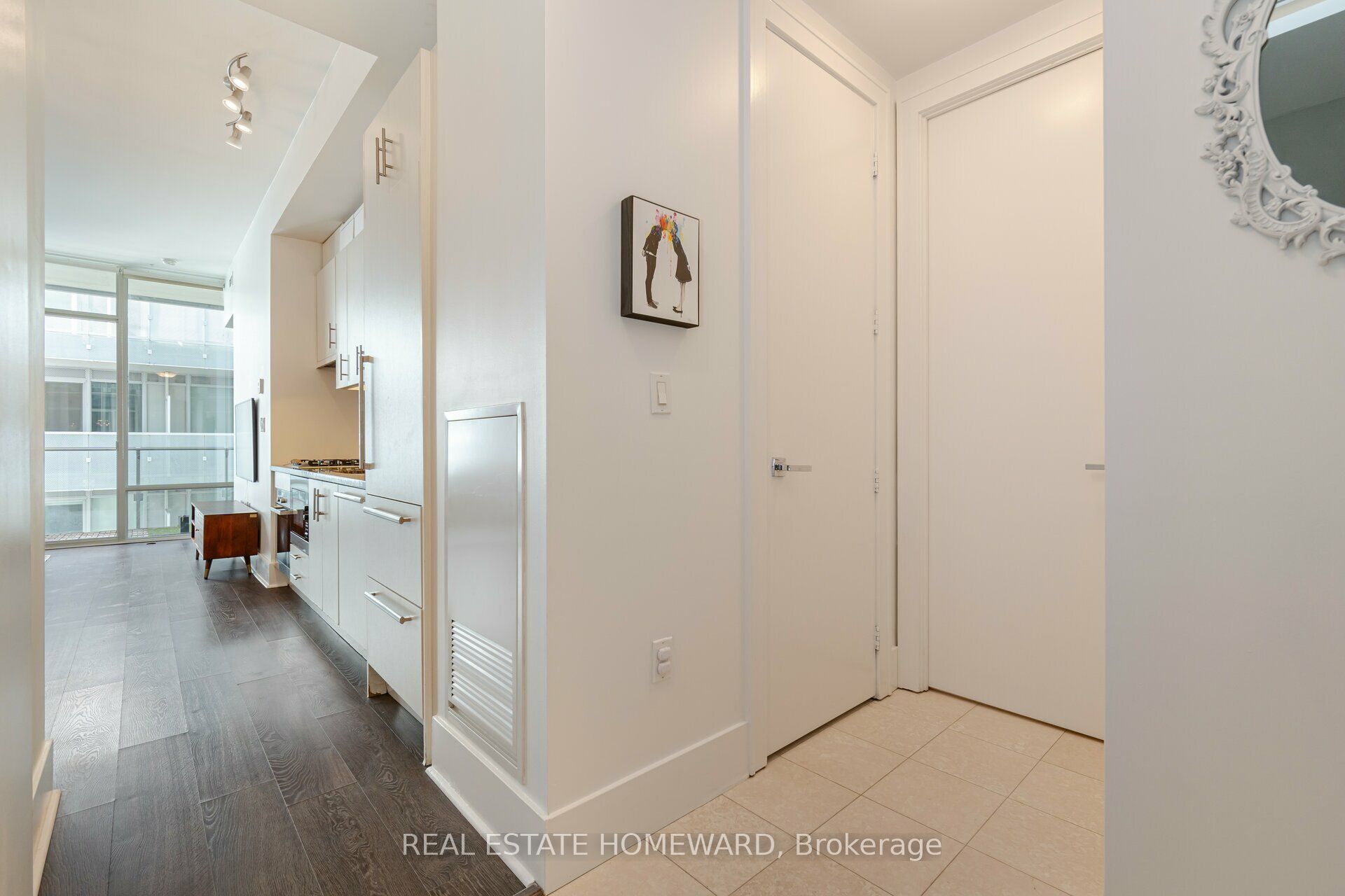 #902 - 29 Queens Quay Property Photo 32