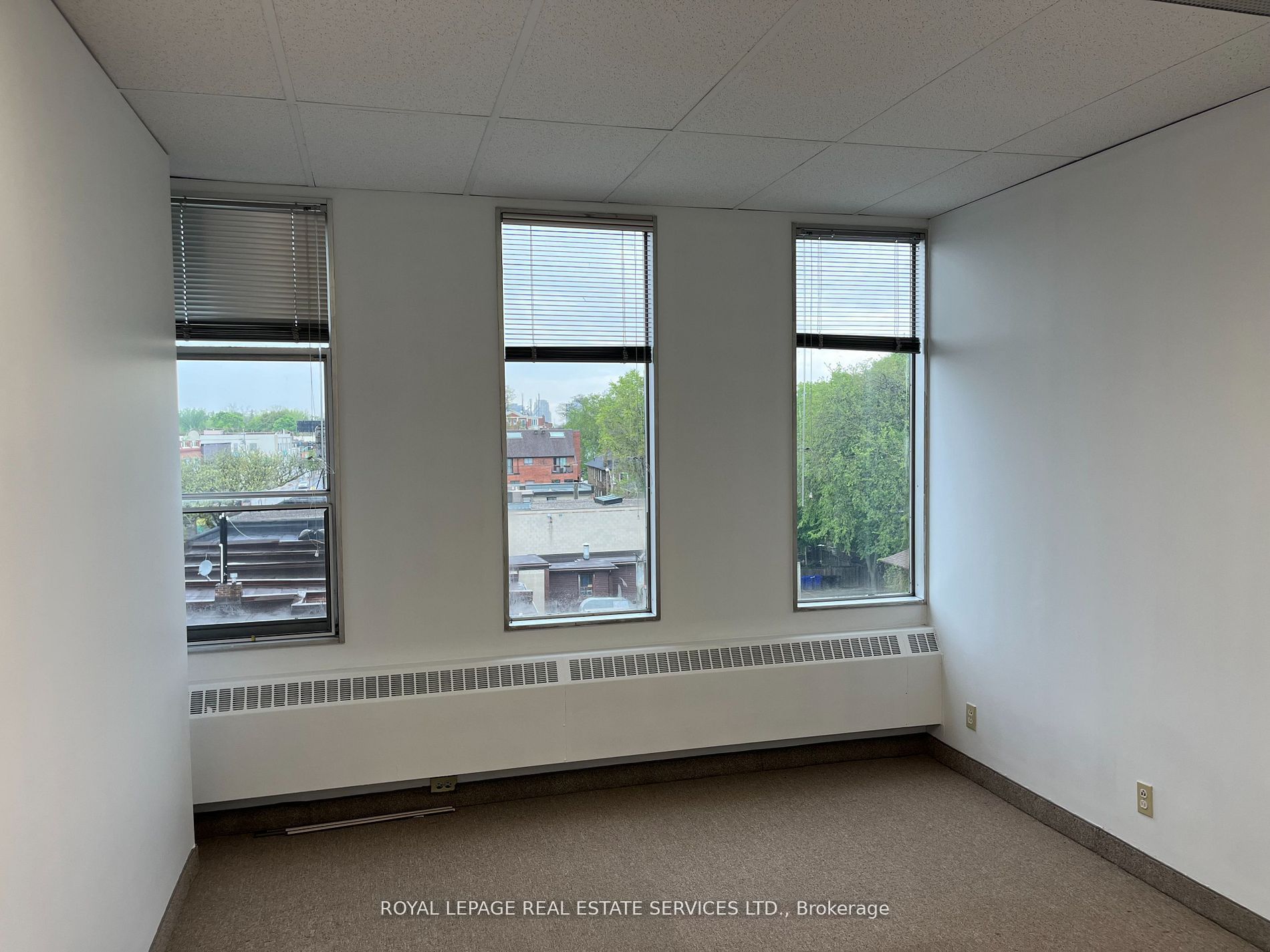#404 - 3335 Yonge Street Property Photo 2