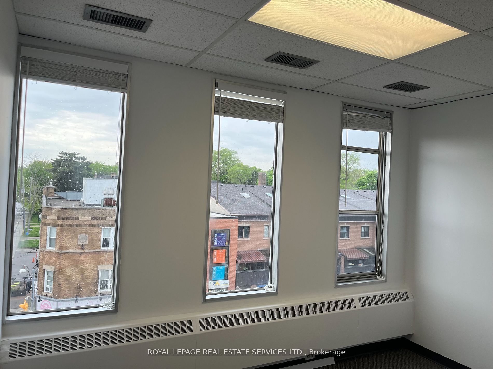 #404 - 3335 Yonge Street Property Photo 5