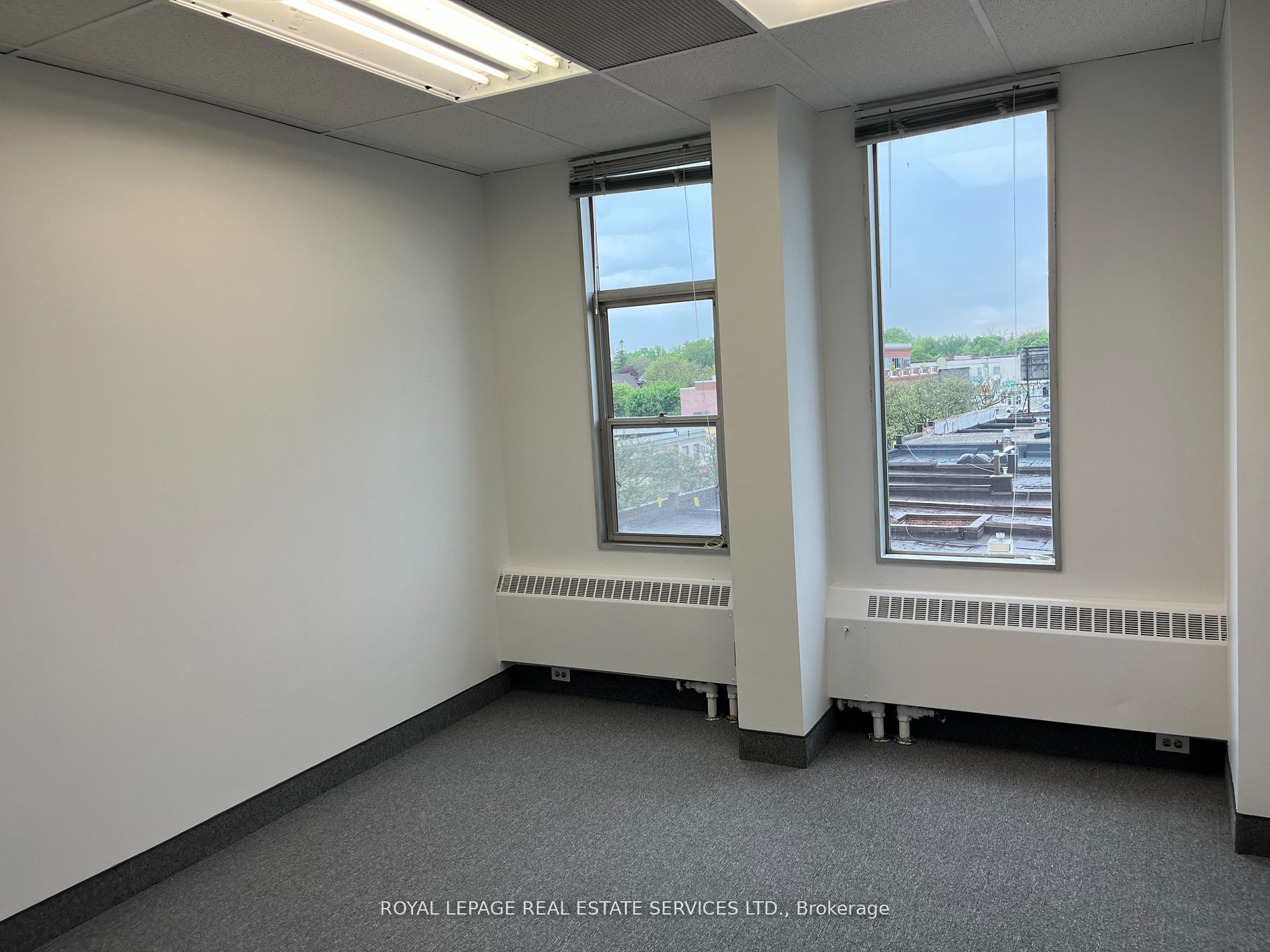 #405 - 3335 Yonge Street Property Photo 2