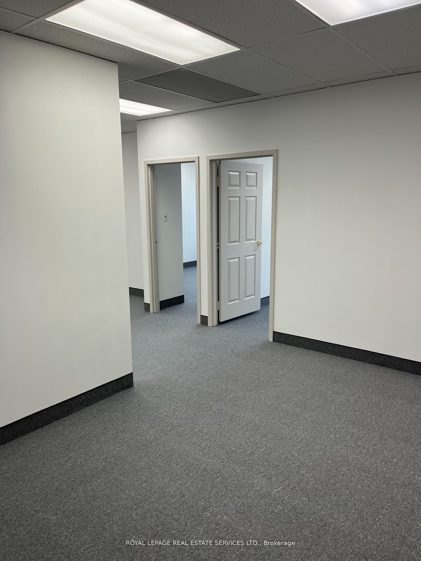 #405 - 3335 Yonge Street Property Photo 3
