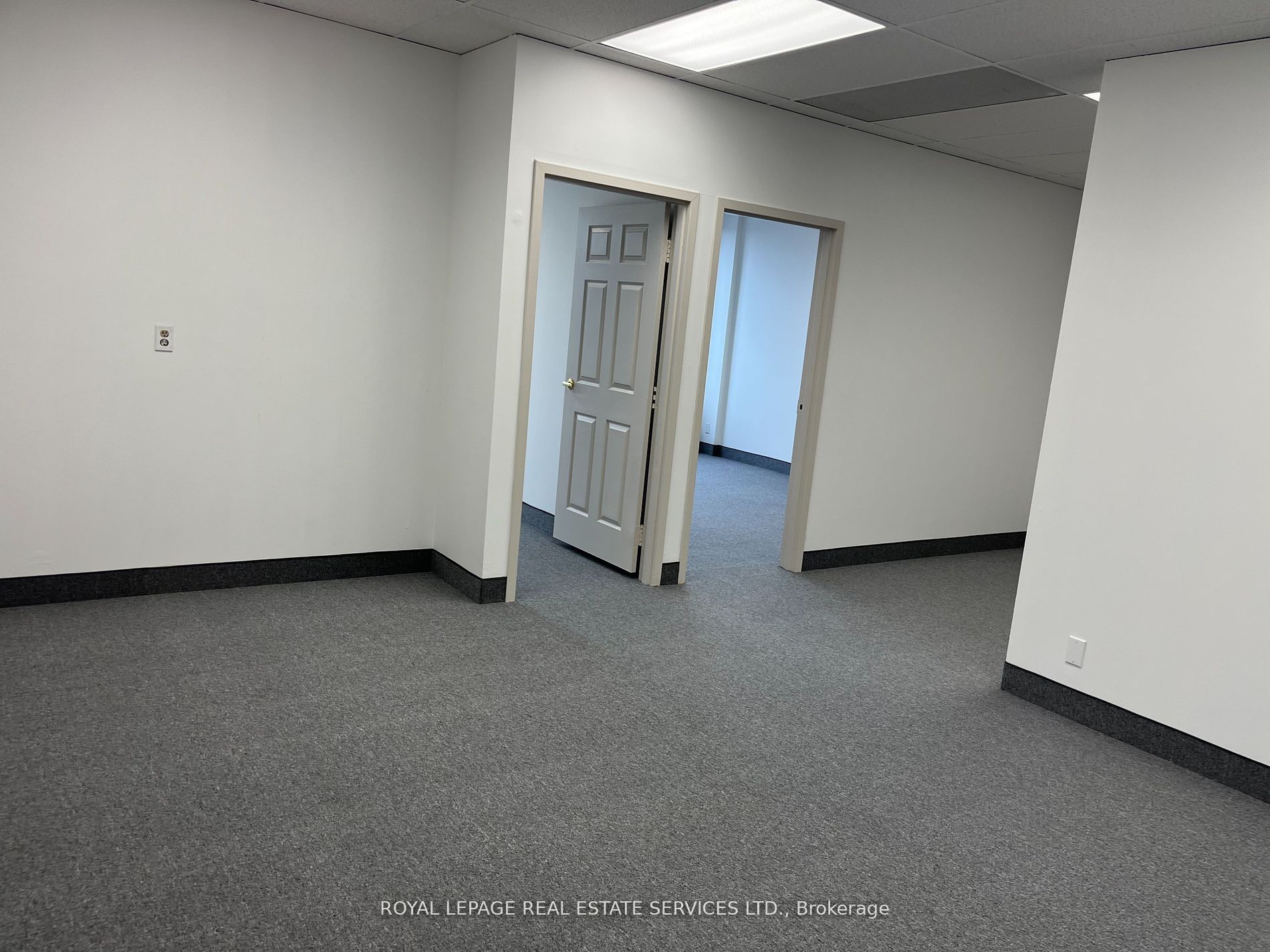 #405 - 3335 Yonge Street Property Photo 4