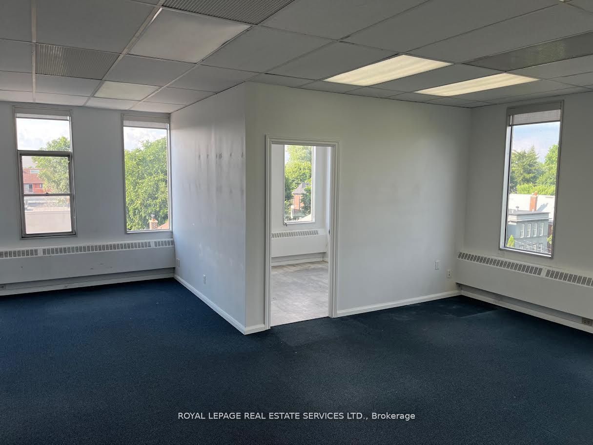 #407 - 3335 Yonge Street Property Photo 4