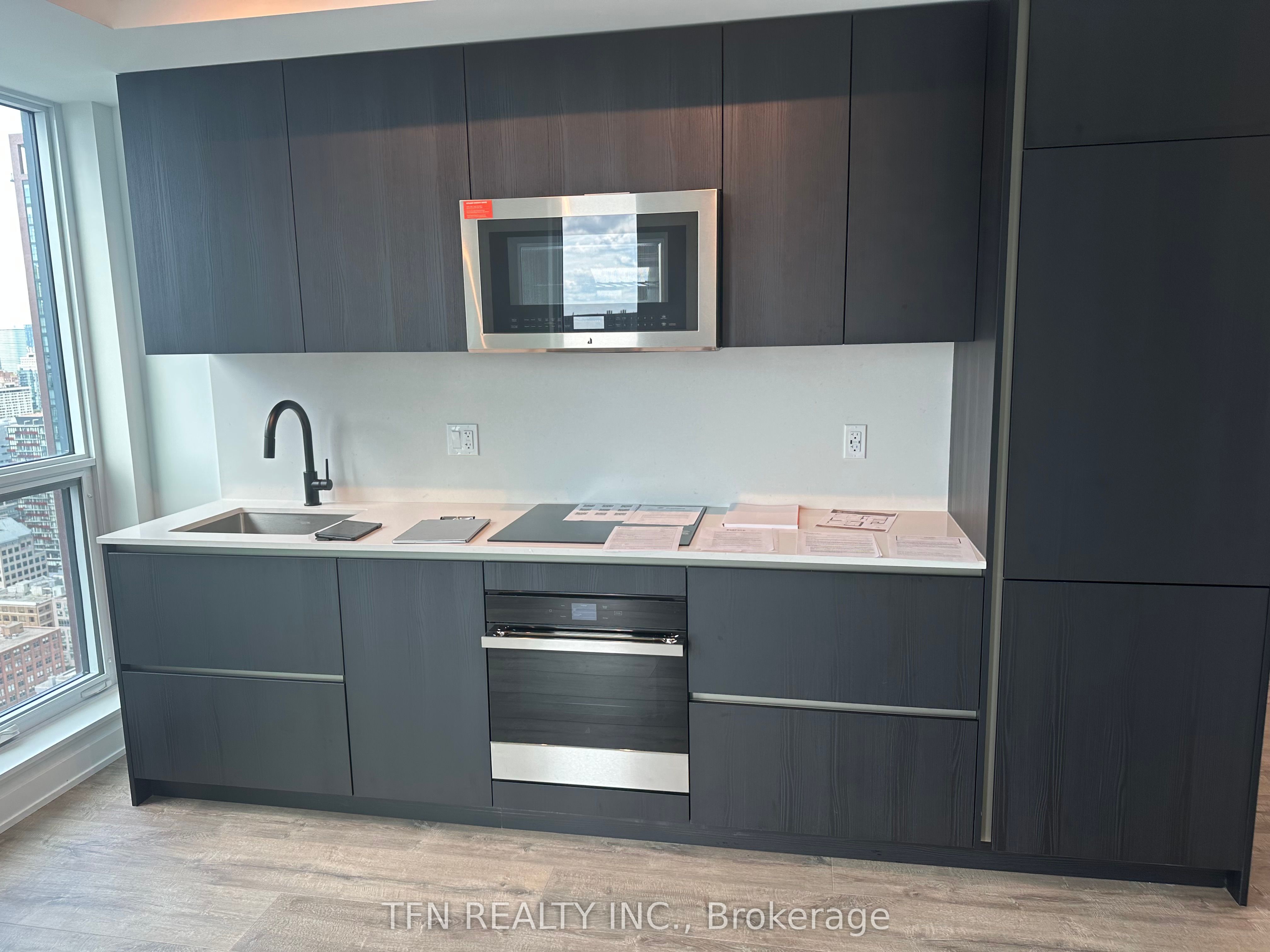 #4105 - 327 King Street Property Photo 10