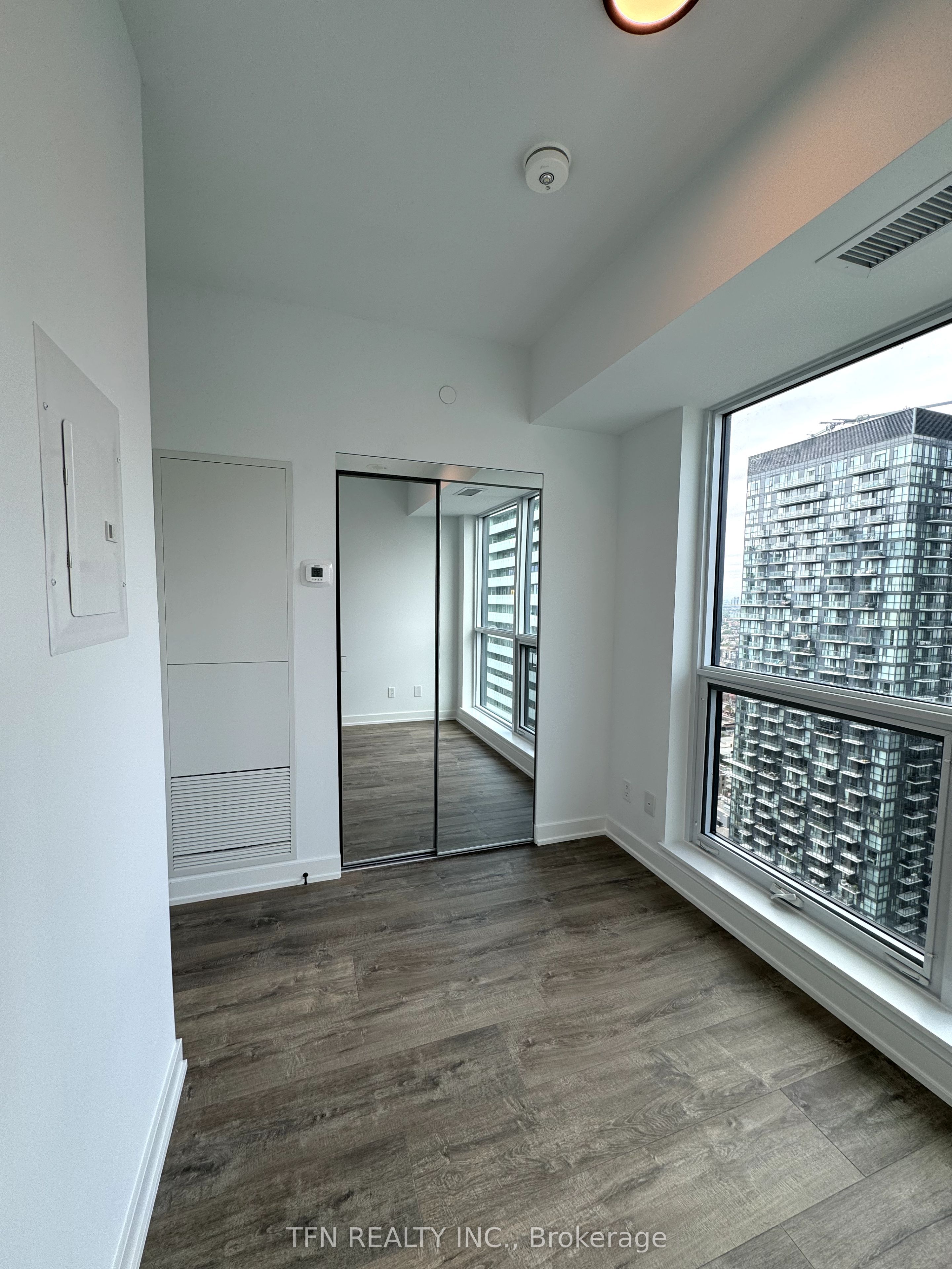 #4105 - 327 King Street Property Photo 12